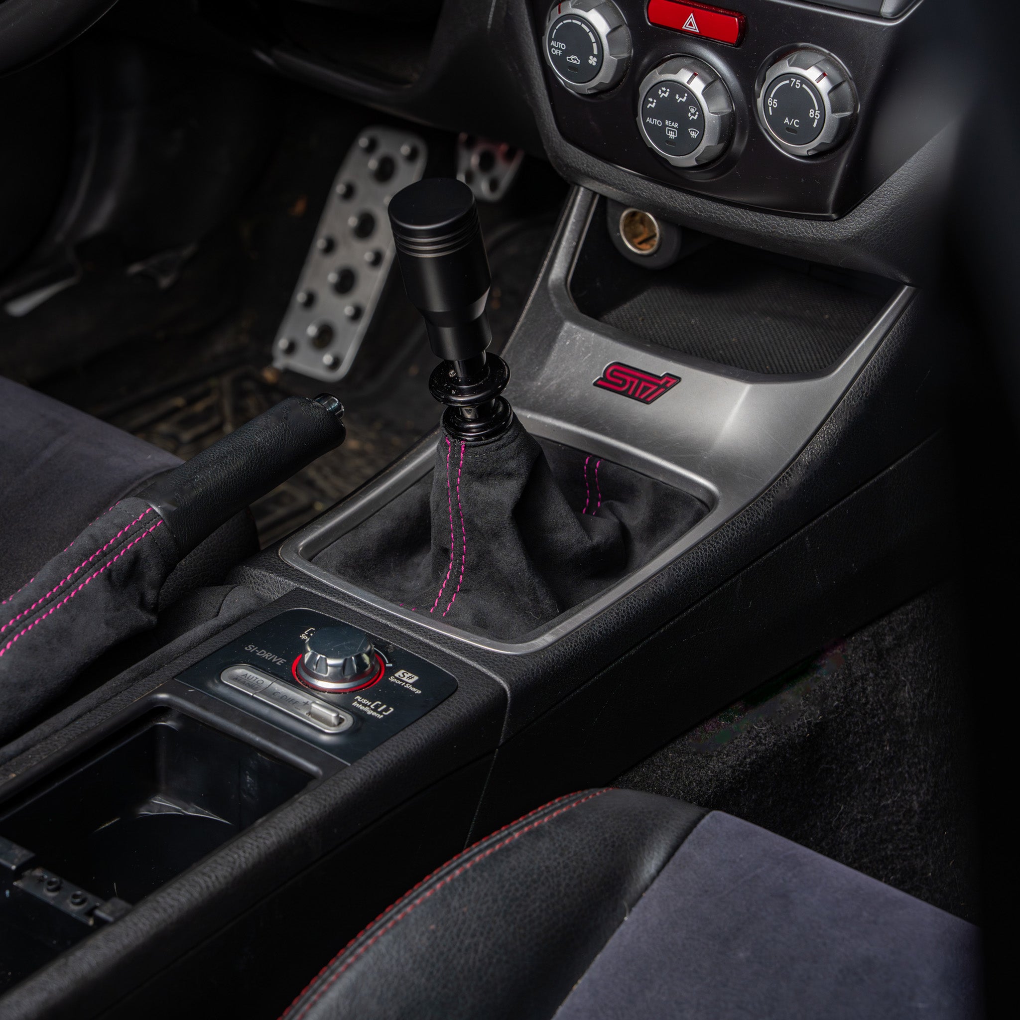 Funda de palanca de cambios Billetworkz Premium Alcantara – Subaru STI 2008-2014