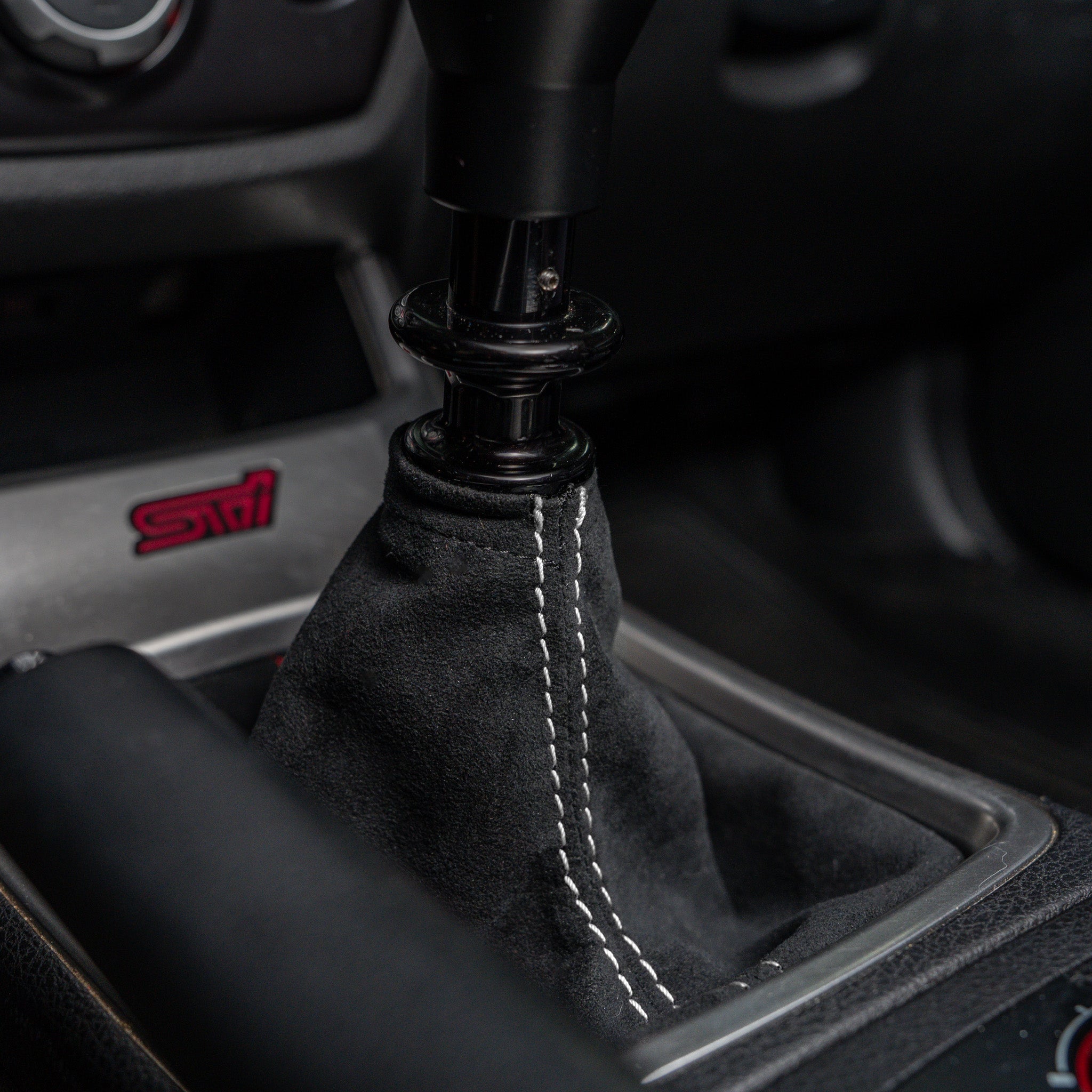 Funda de palanca de cambios Billetworkz Premium Alcantara – Subaru STI 2008-2014