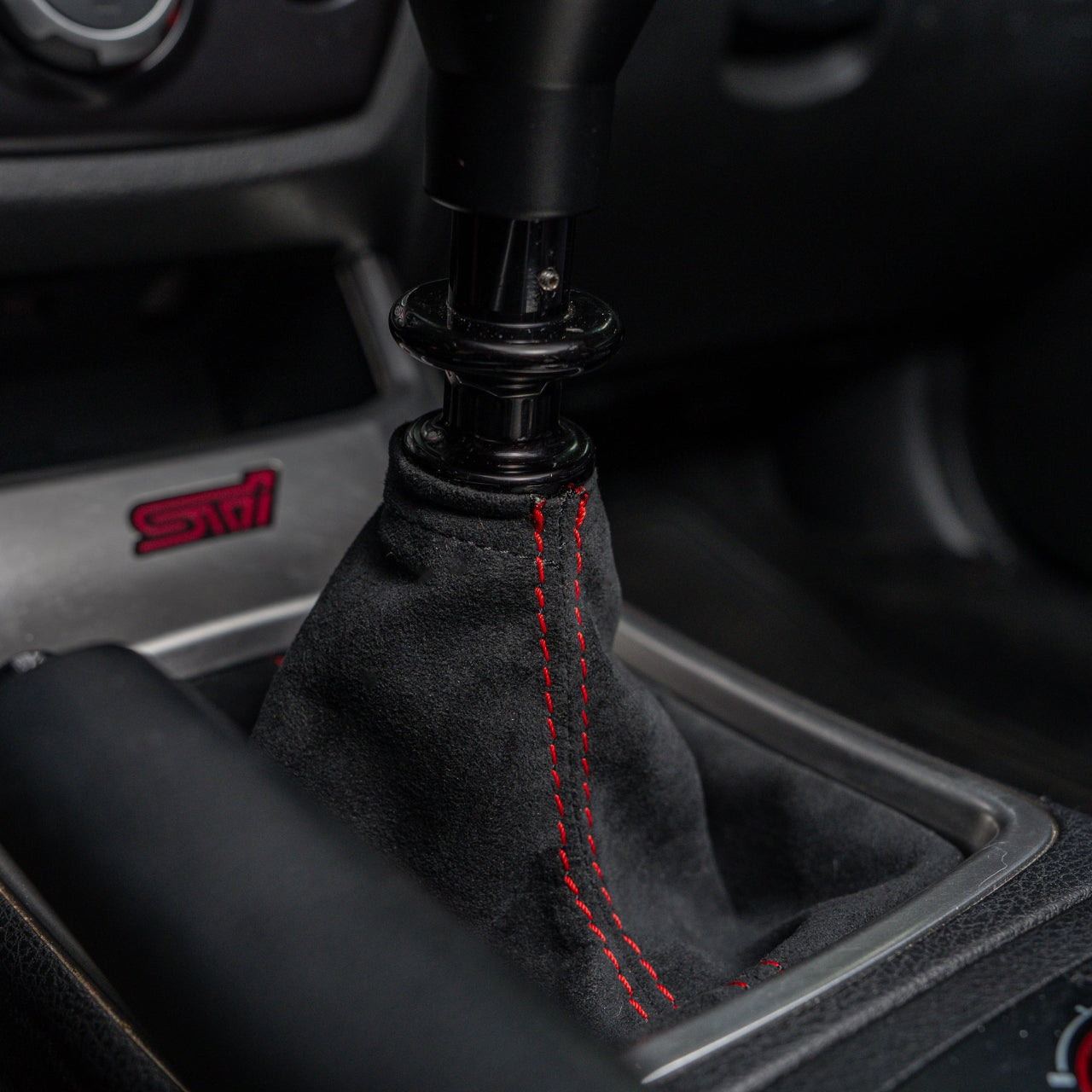Funda de palanca de cambios Billetworkz Premium Alcantara – Subaru STI 2008-2014