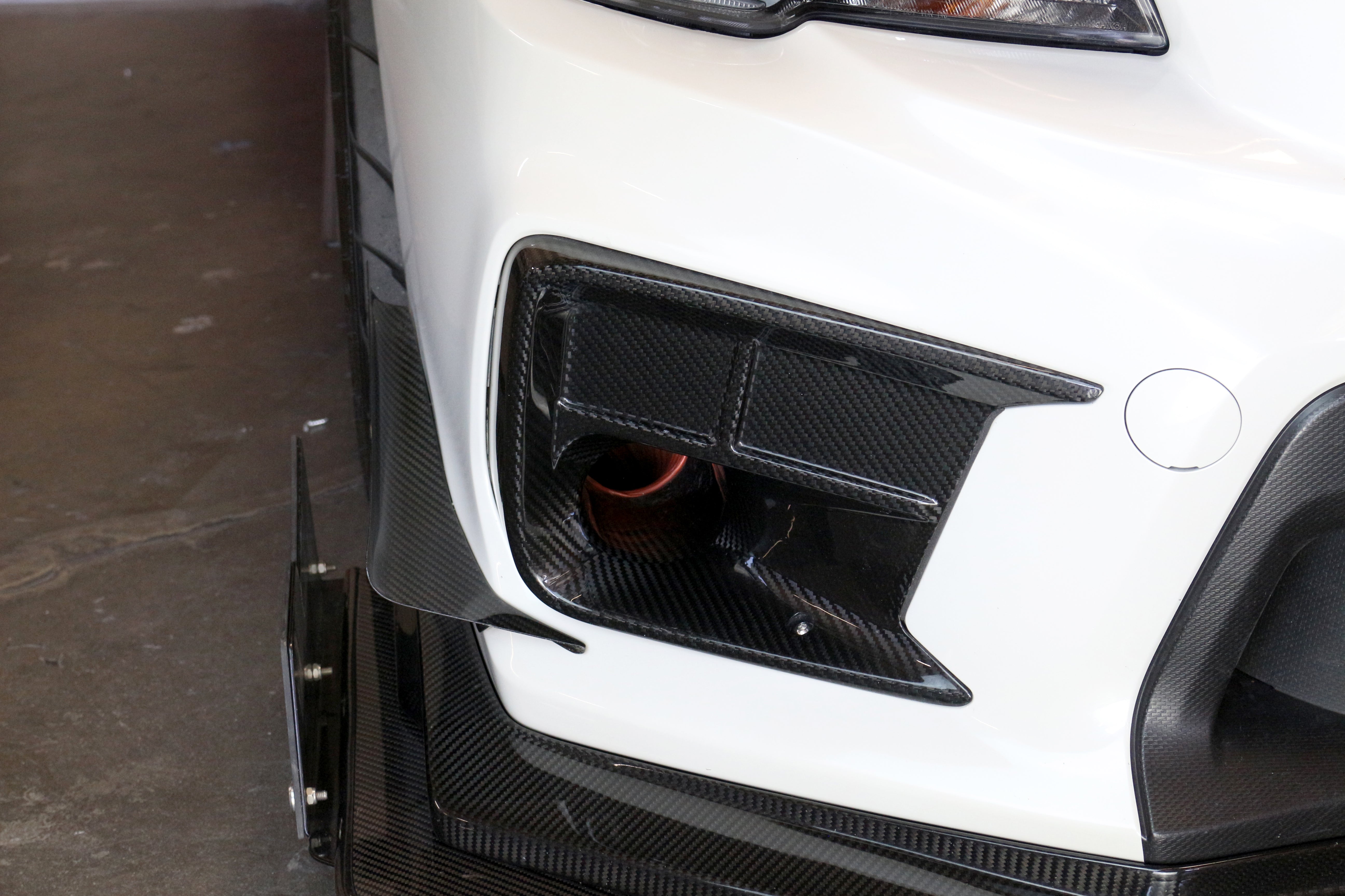 Kit de refrigeración de frenos de fibra de carbono APR (Subaru STI 2018-2021)