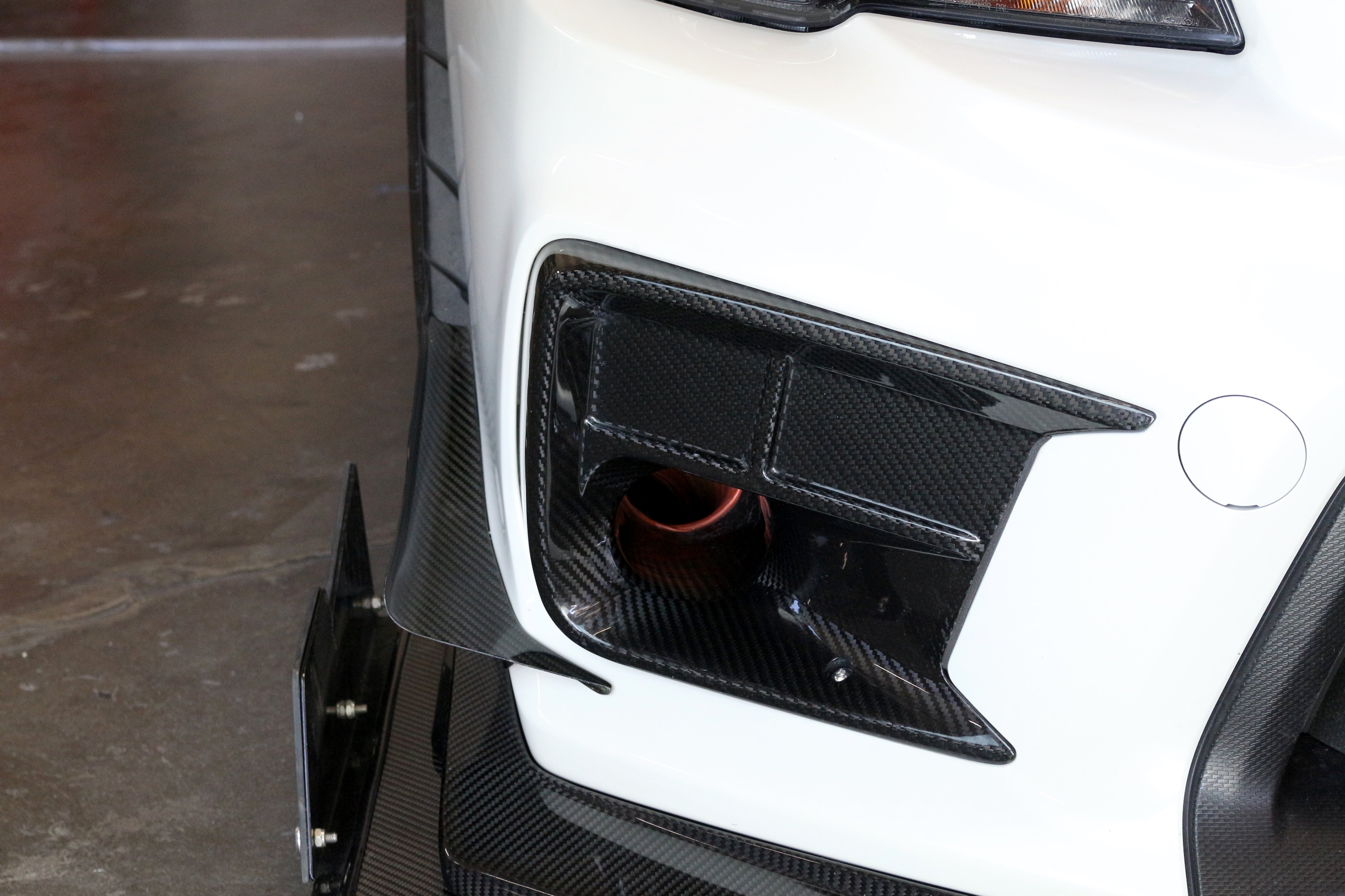 Canards inferiores del parachoques delantero de fibra de carbono APR (Subaru WRX STI 2018-2021)