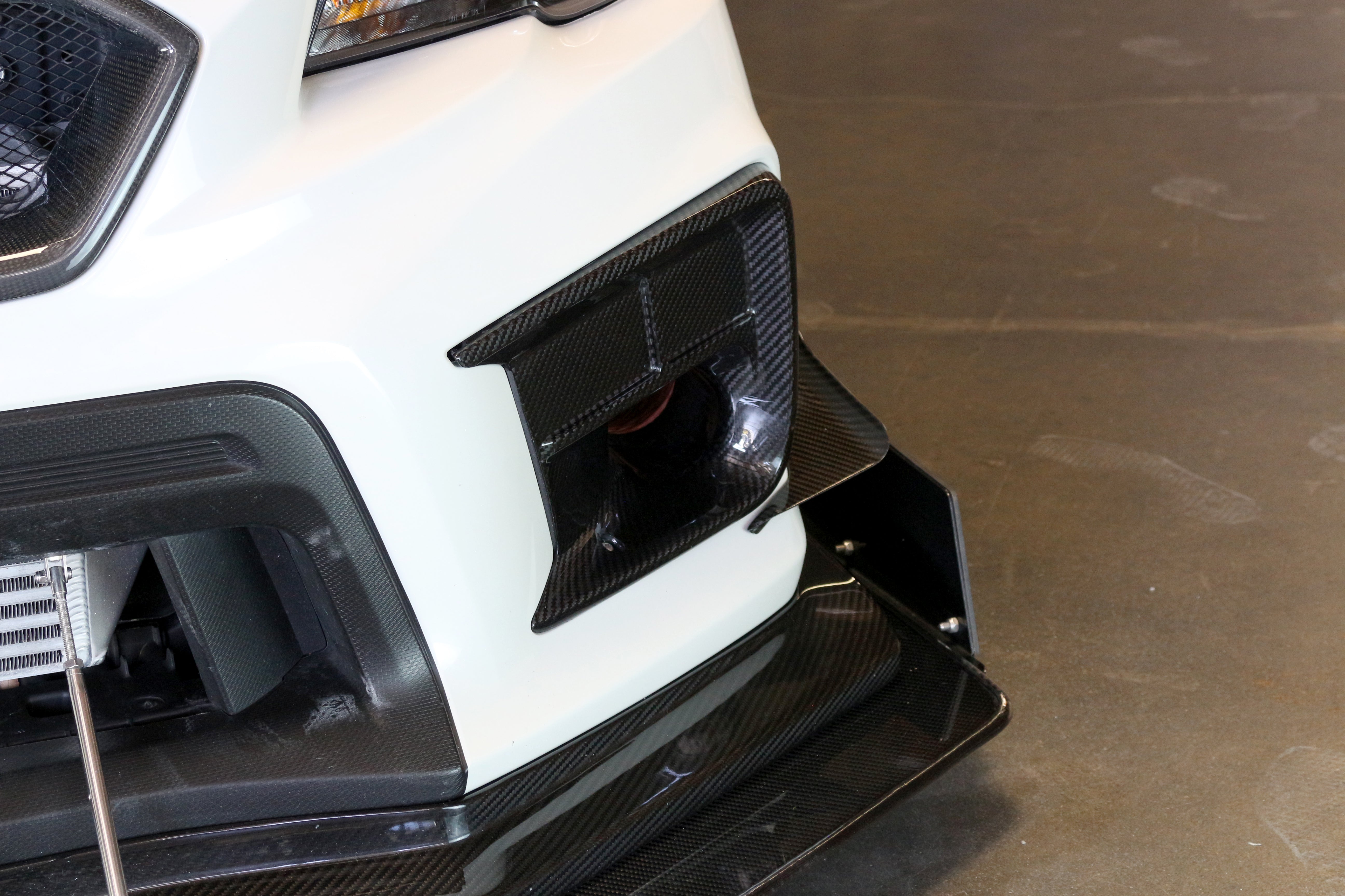 Kit de refrigeración de frenos de fibra de carbono APR (Subaru STI 2018-2021)