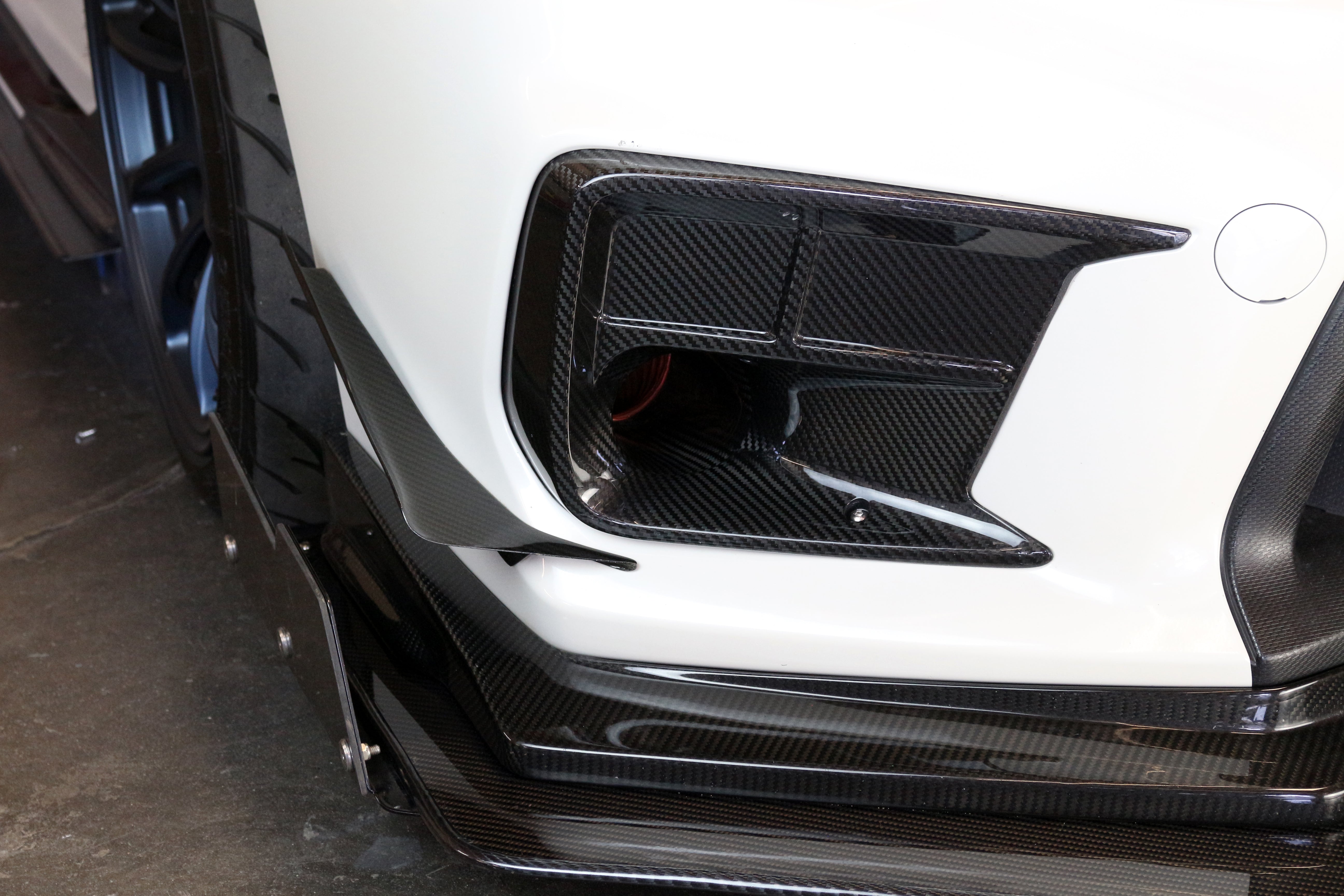 Canards inferiores del parachoques delantero de fibra de carbono APR (Subaru WRX STI 2018-2021)