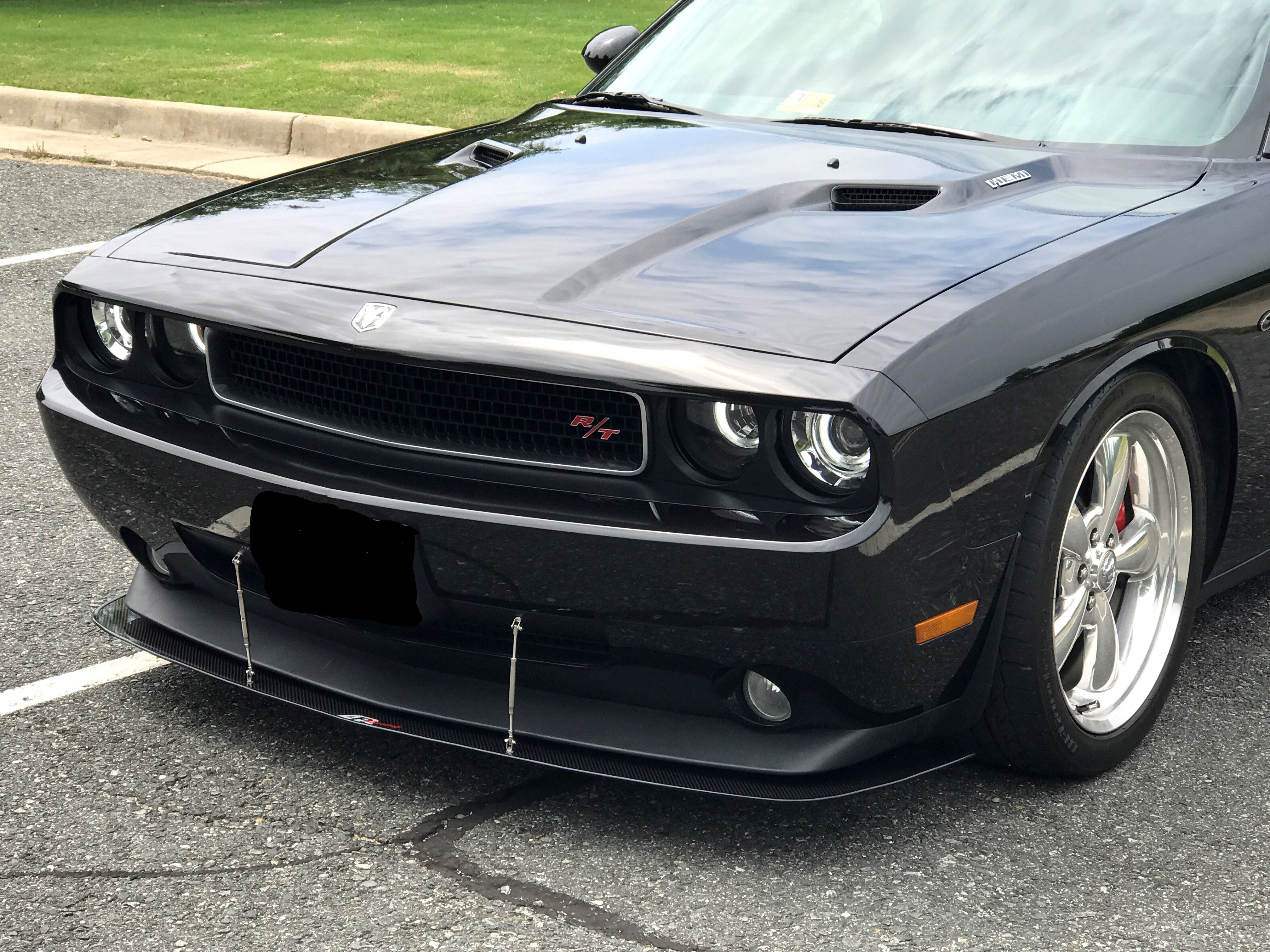 Divisor de viento delantero de fibra de carbono APR (Dodge Challenger RT/SXT 2008-2010)