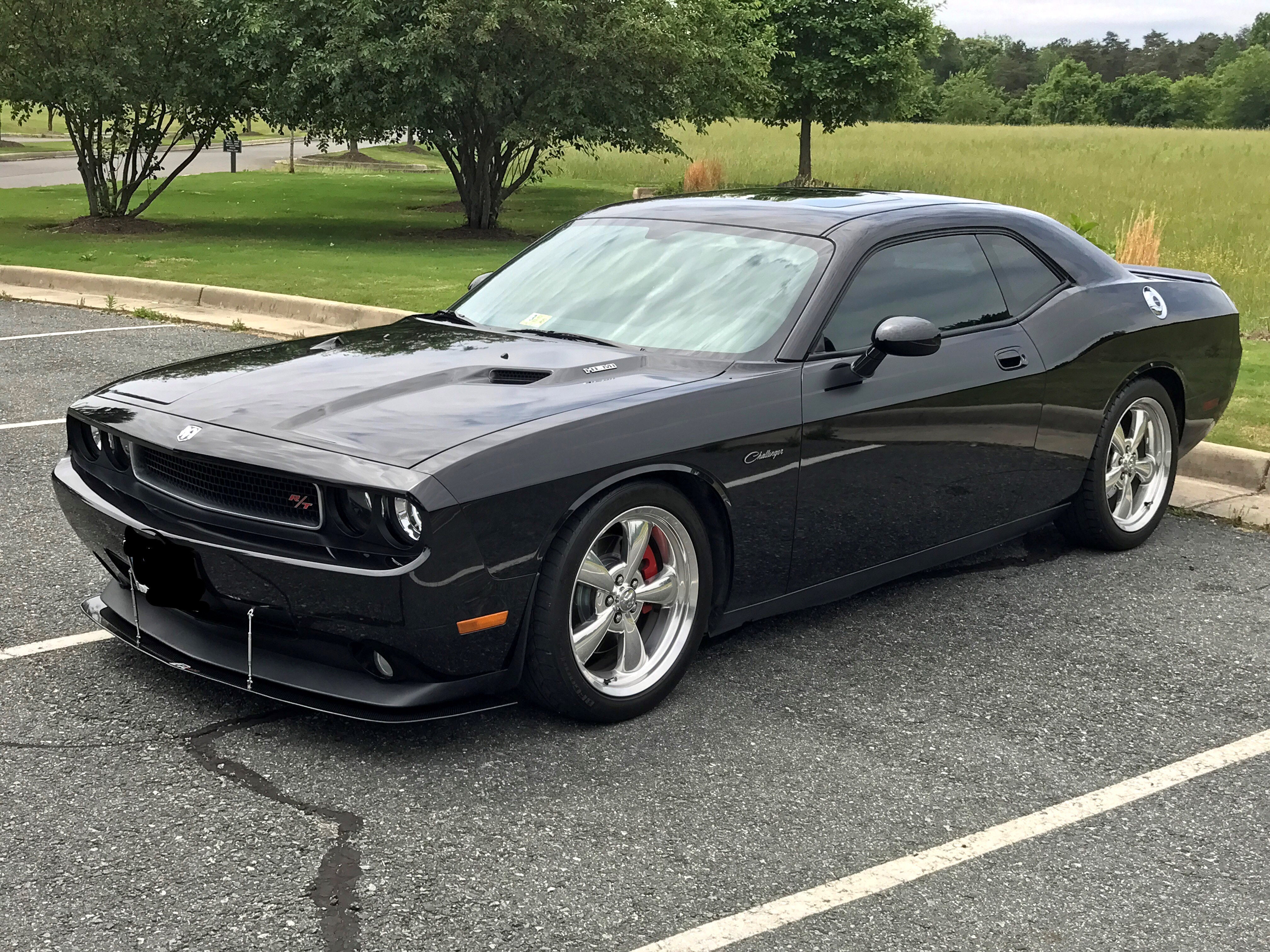 Divisor de viento delantero de fibra de carbono APR (Dodge Challenger RT/SXT 2008-2010)