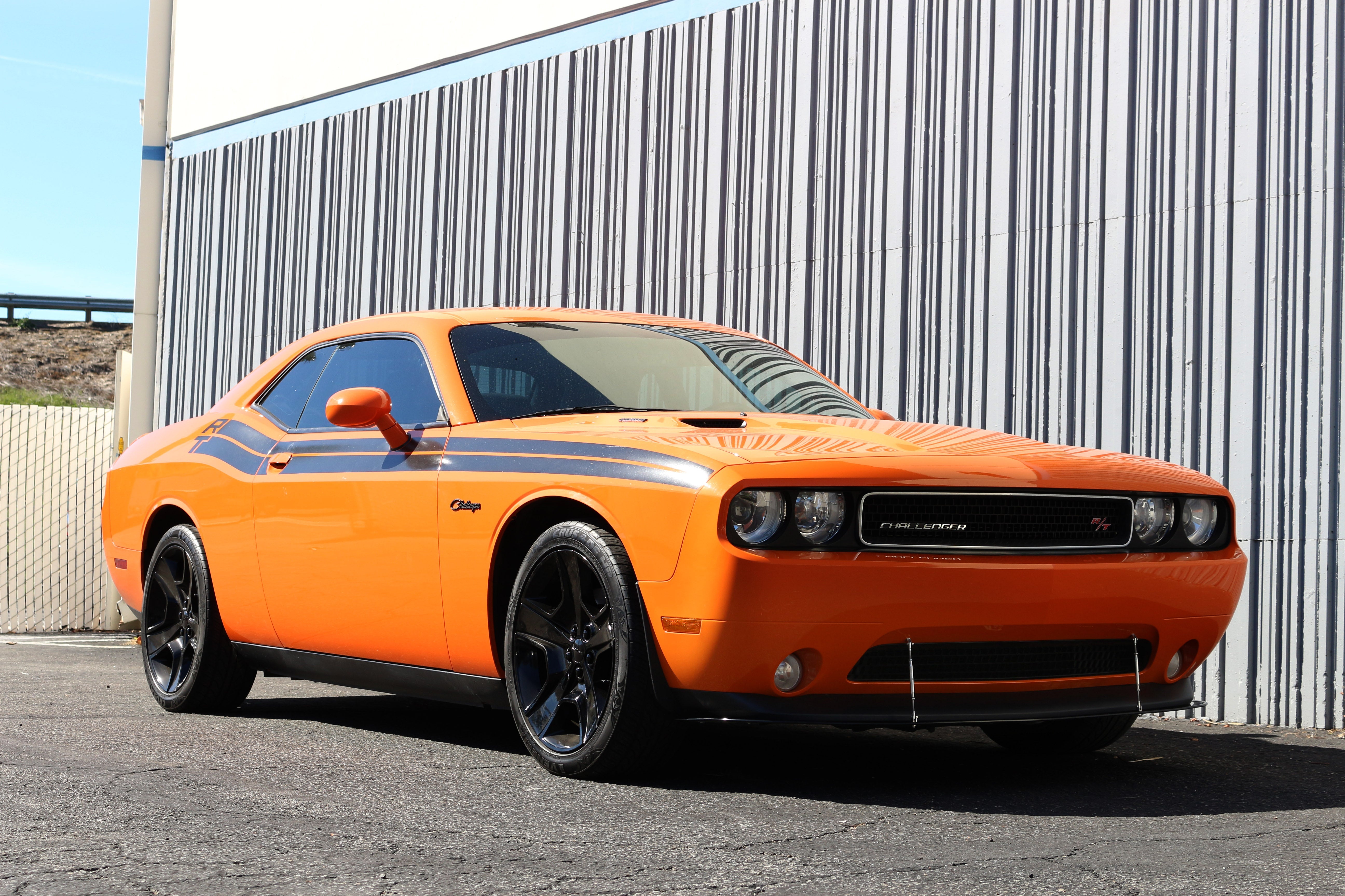 Divisor de viento delantero de fibra de carbono APR (Dodge Challenger RT/SXT 2011-2014)