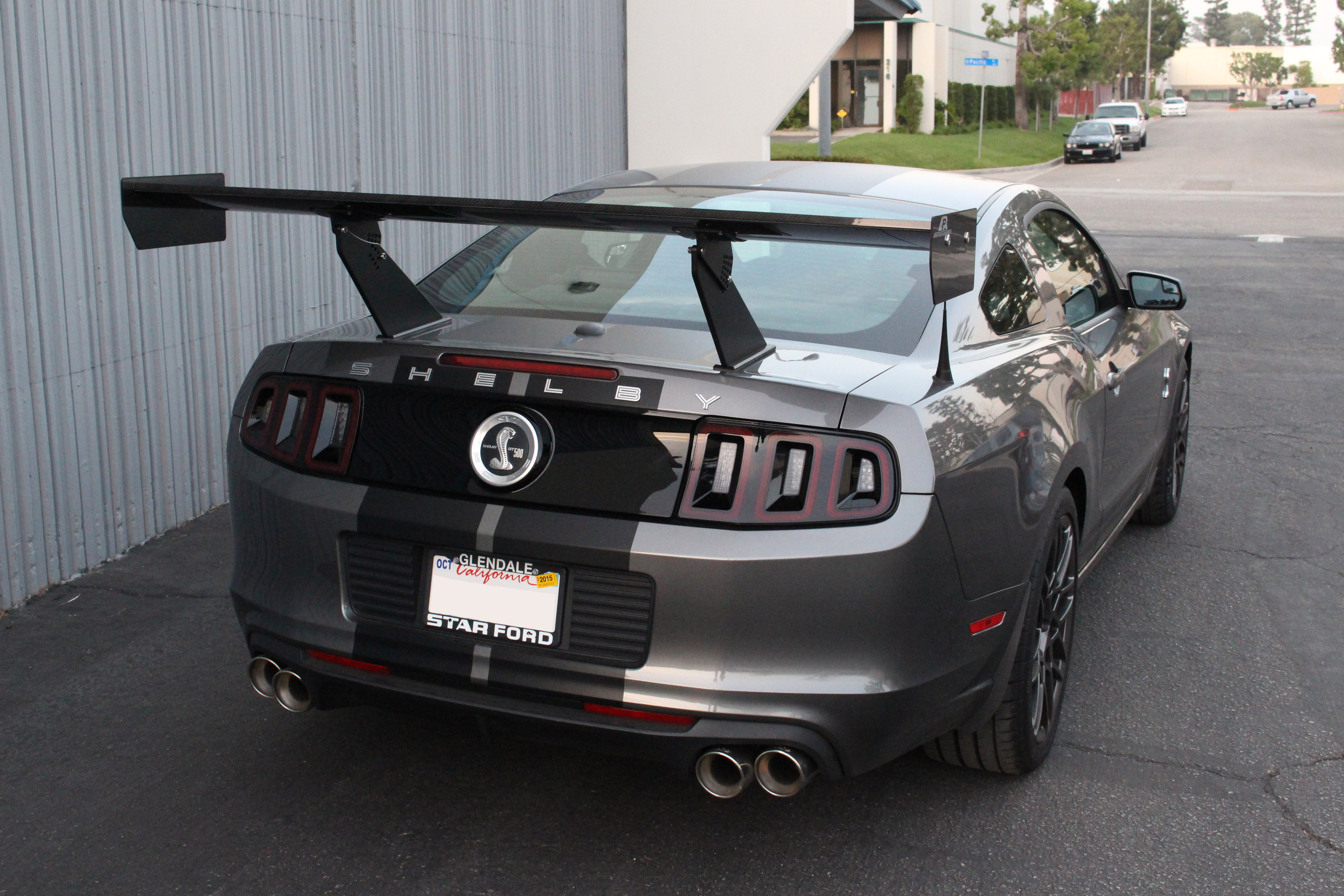 Alerón ajustable de fibra de carbono APR GT-250 (Ford Mustang 2010-2014)