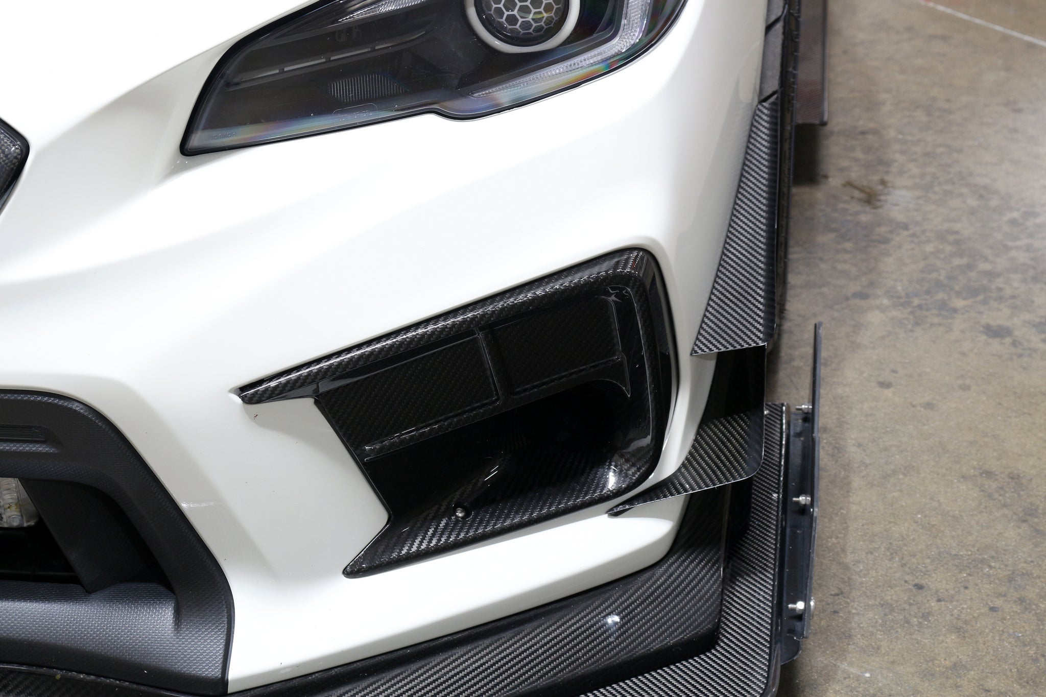 Canard de fibra de carbono APR (Subaru WRX STI 2018-2021)