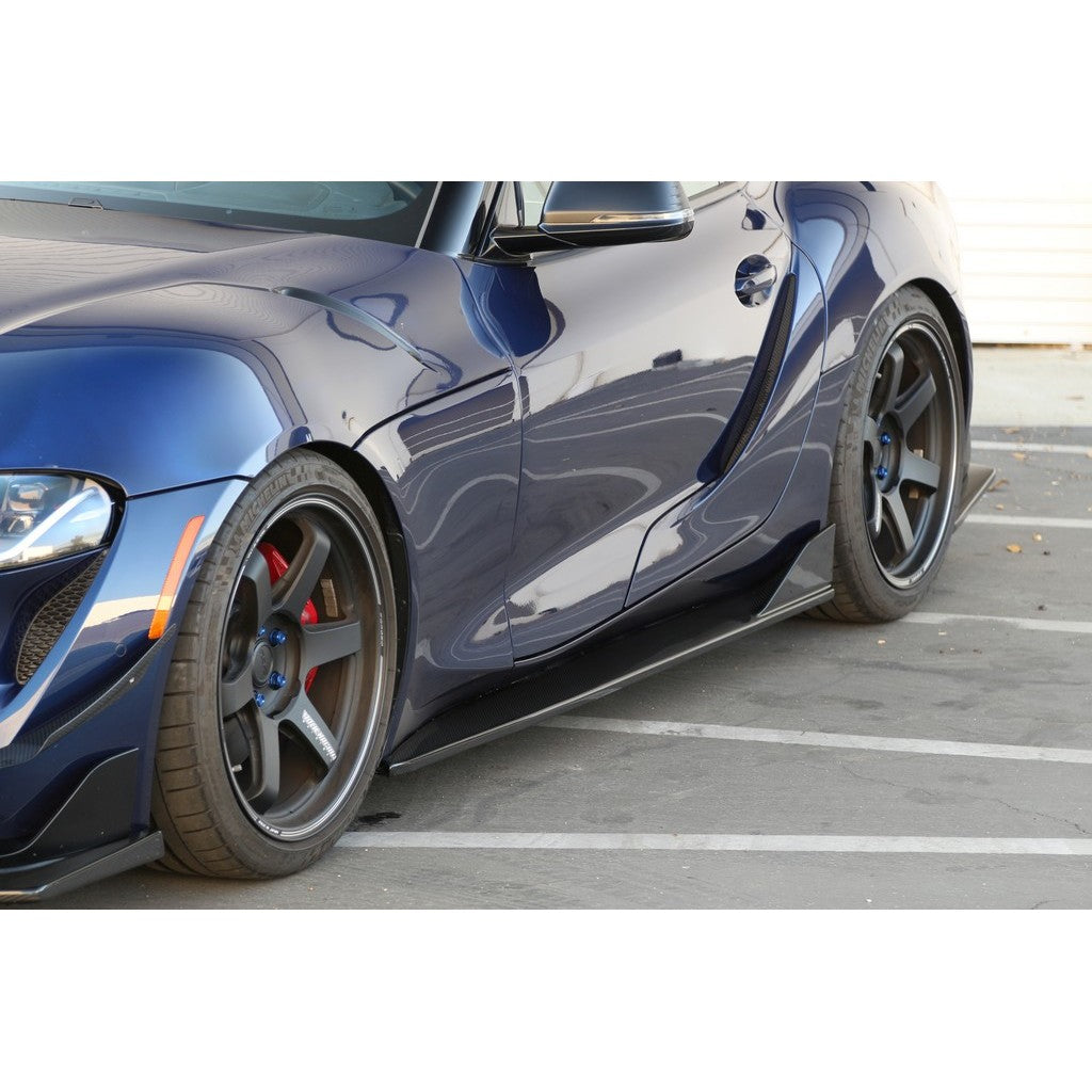 Extensiones de estribos laterales/faldones laterales de fibra de carbono APR (Toyota Supra A90/91, 2020-2023)