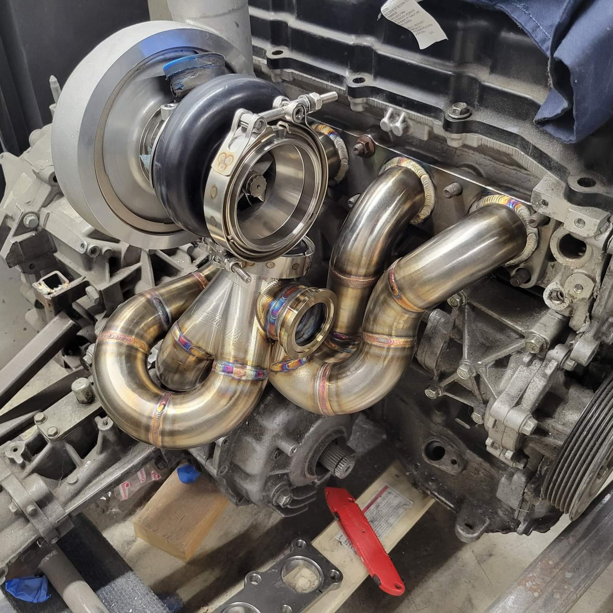 BS Fab V-band Top-mount Billet Series Manifold | Mitsubishi Evo X