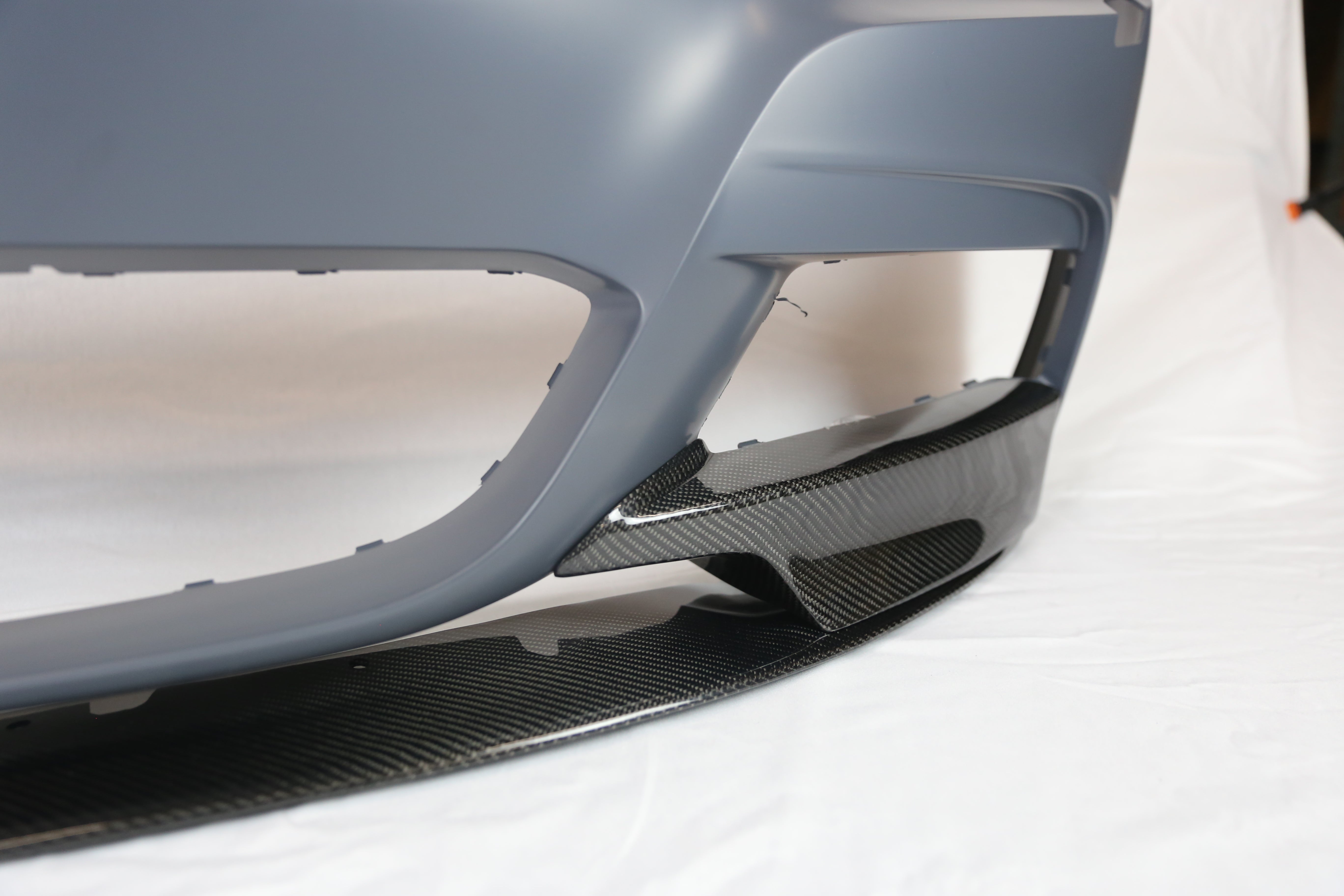 Faldón delantero de carbono Innovative Motorsports BMW F30 MP Type 3 piezas SOLO para M-Tech