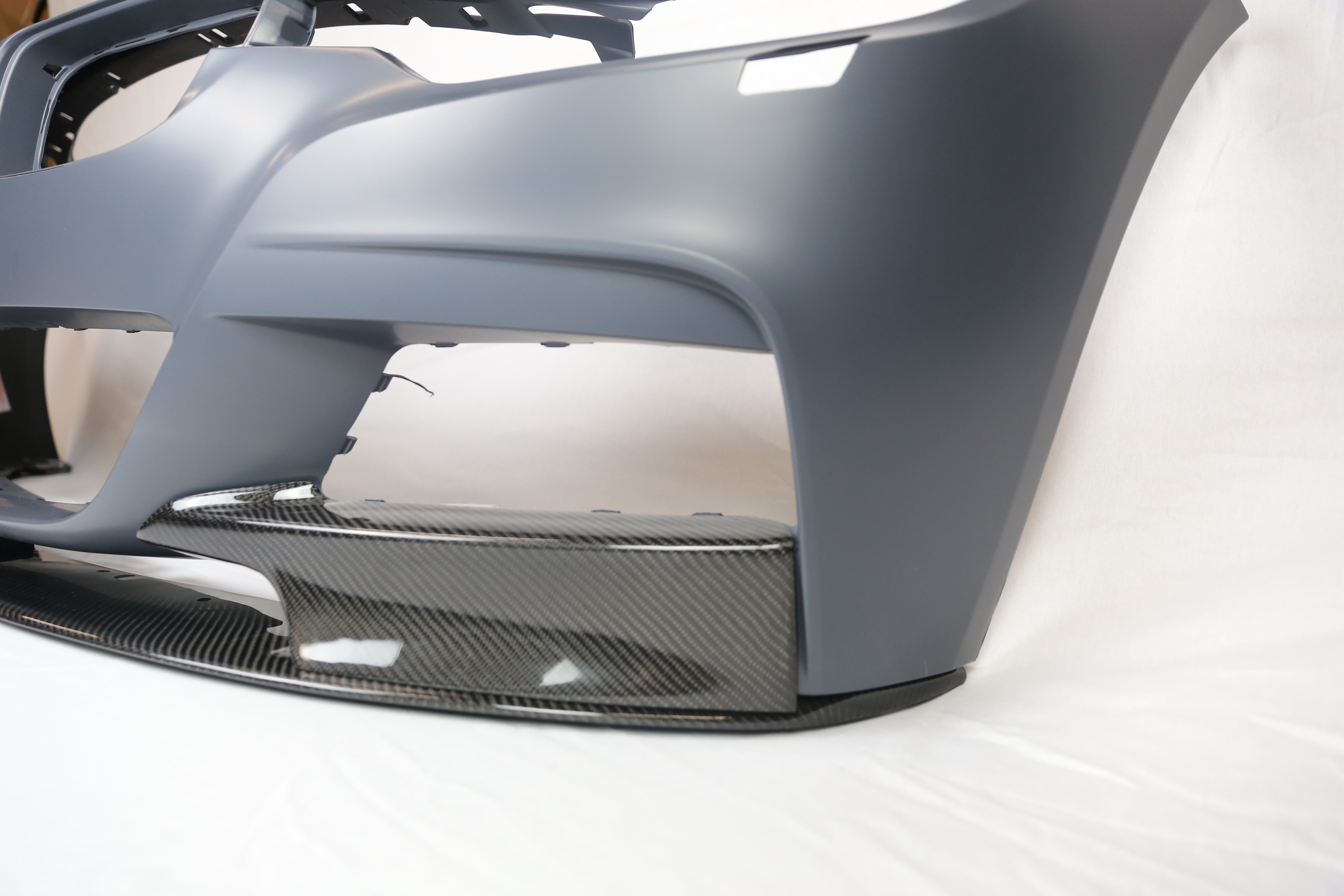 Faldón delantero de carbono Innovative Motorsports BMW F30 MP Type 3 piezas SOLO para M-Tech
