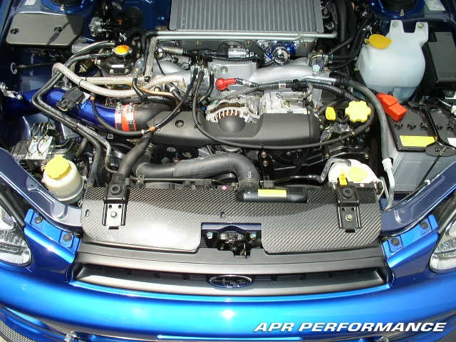 Cubierta de refrigeración del radiador de fibra de carbono APR (Subaru Impreza WRX/STI 2002-2005)