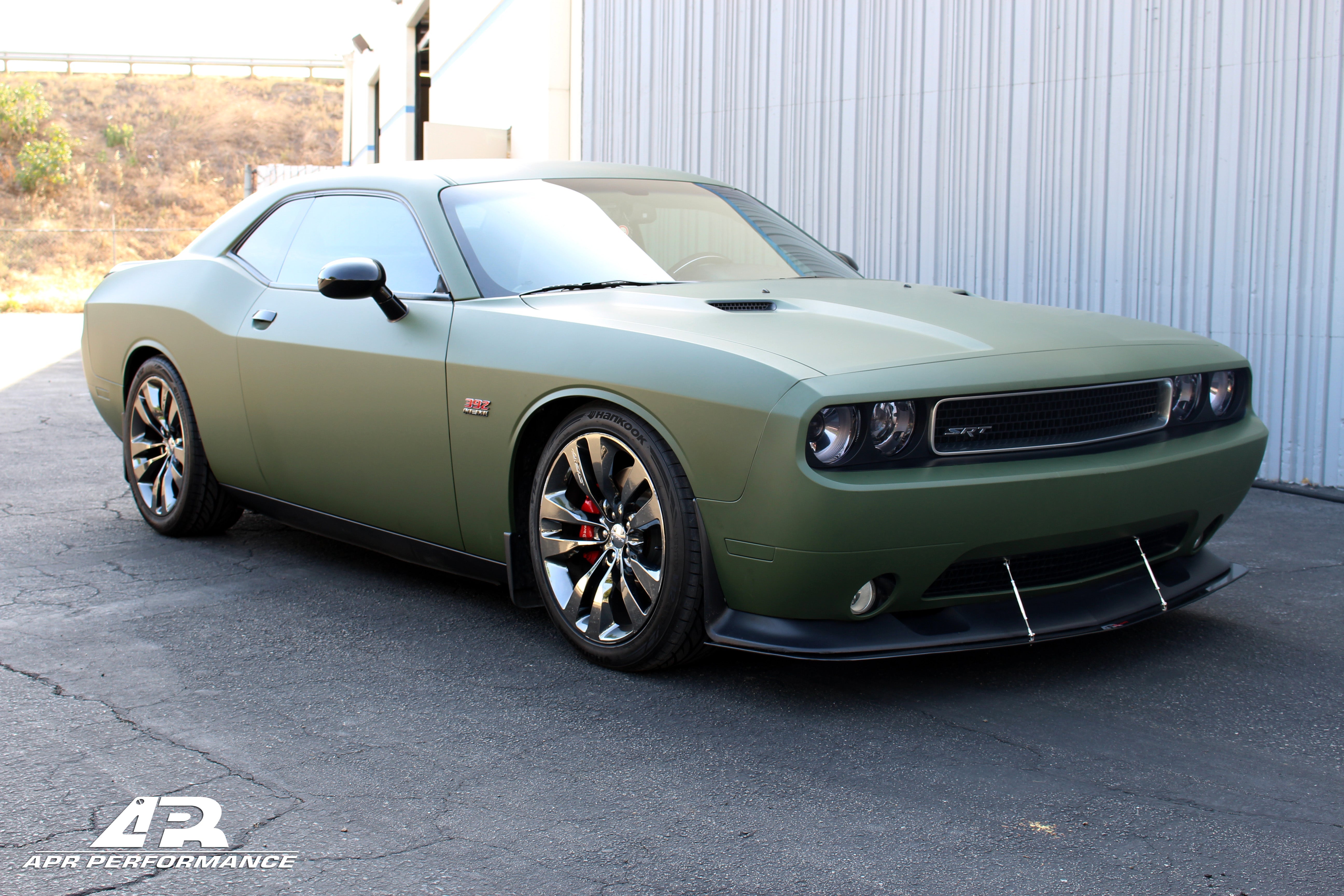 Divisor de viento delantero de fibra de carbono APR (Dodge Challenger SRT-8 2008-2010)