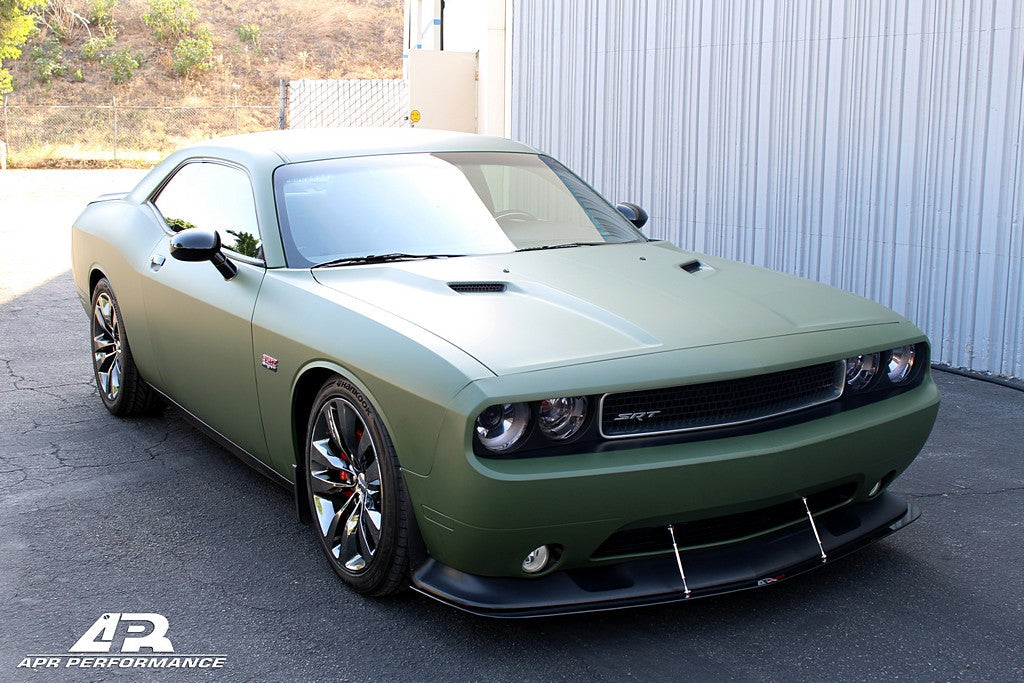 Divisor de viento delantero de fibra de carbono APR (Dodge Challenger SRT-8 2011-2014)