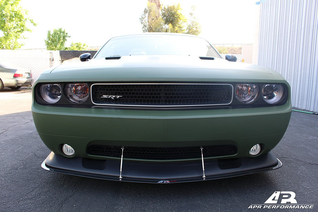 Divisor de viento delantero de fibra de carbono APR (Dodge Challenger SRT-8 2011-2014)