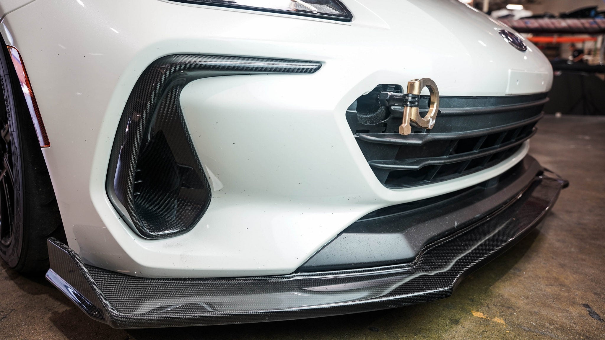 Aletas de entrada de fibra de carbono para parachoques delantero APR (Subaru BRZ 2022-2024)