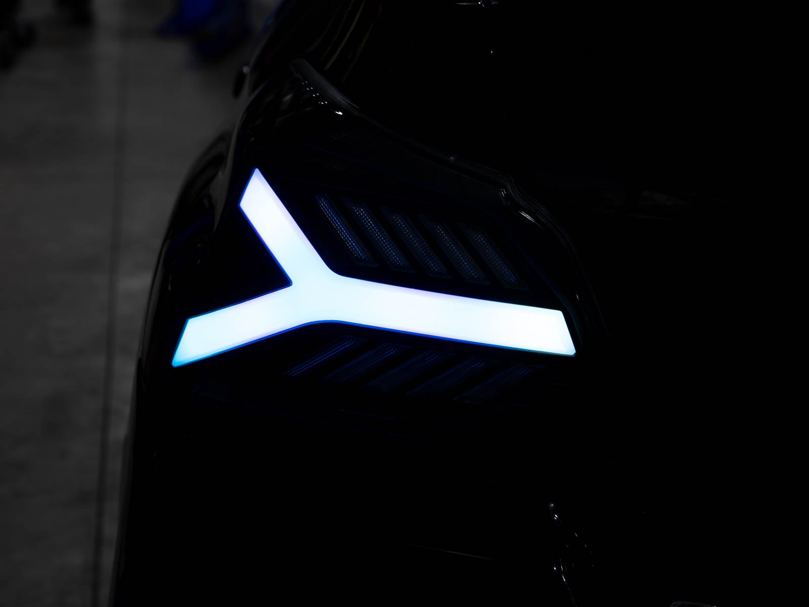 Luces traseras LED OLM Y-Spec (lente ahumada, óptica blanca con RGB) - WRX/STI 2015-2021