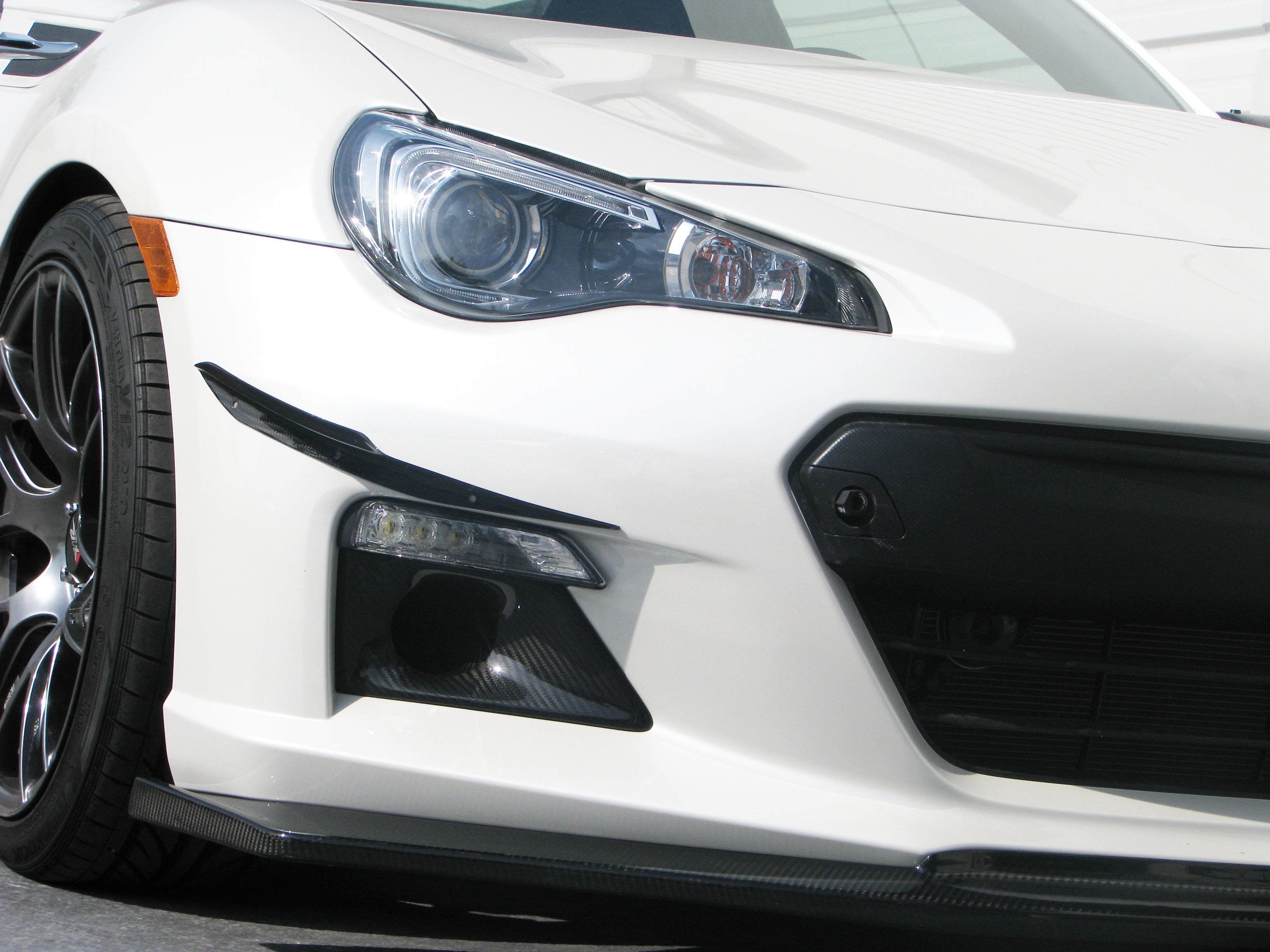 Conductos de refrigeración de frenos de fibra de carbono APR (Subaru BRZ 2013-2016)