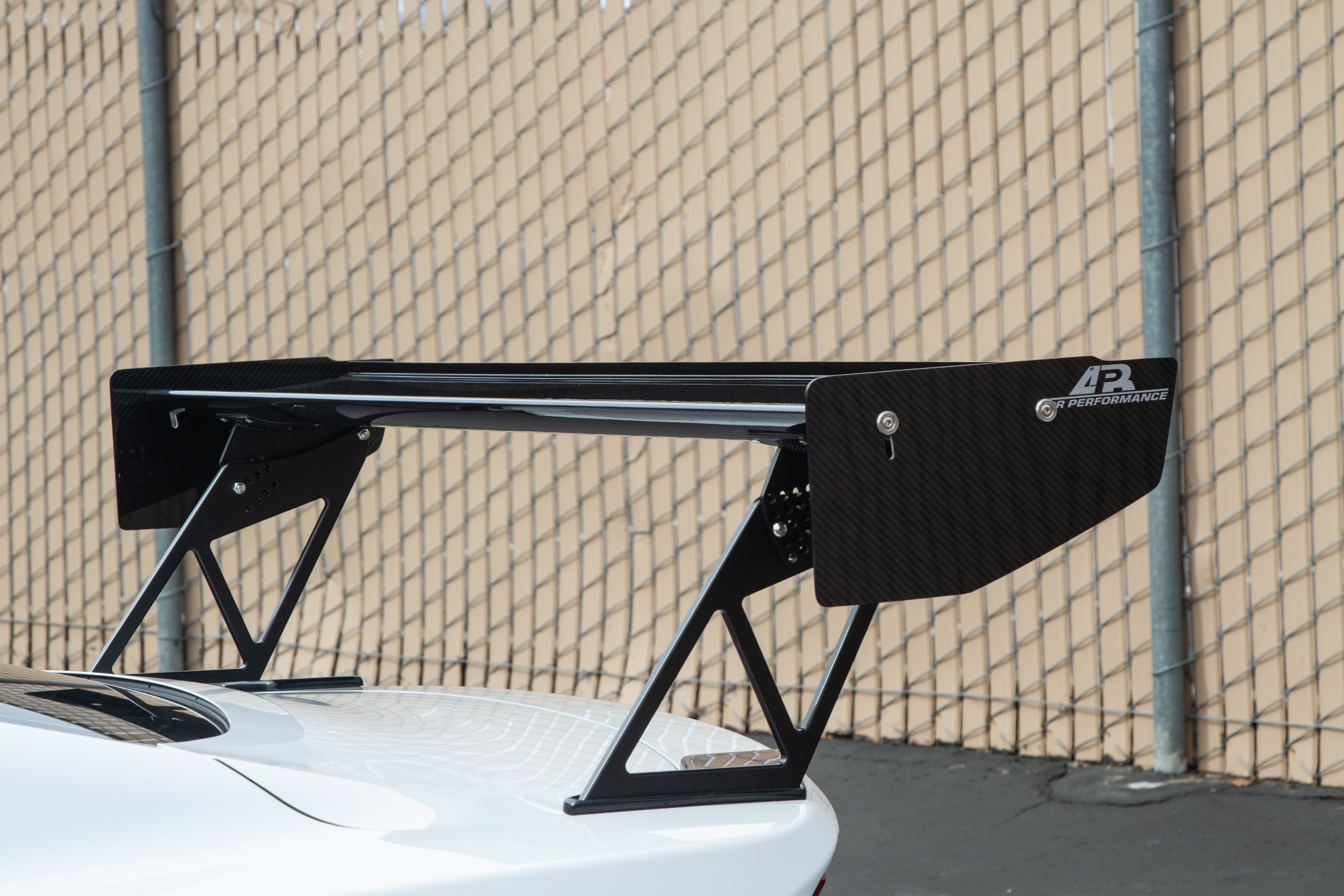 Alerón ajustable de fibra de carbono APR GT-250 (Ford Mustang S650 2024+)