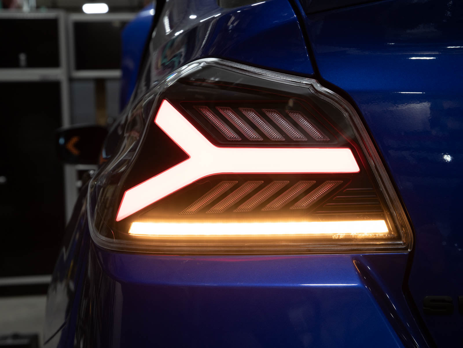 Luces traseras LED OLM Y-Spec (óptica blanca con lente ahumada) - WRX/STI 2015-2021
