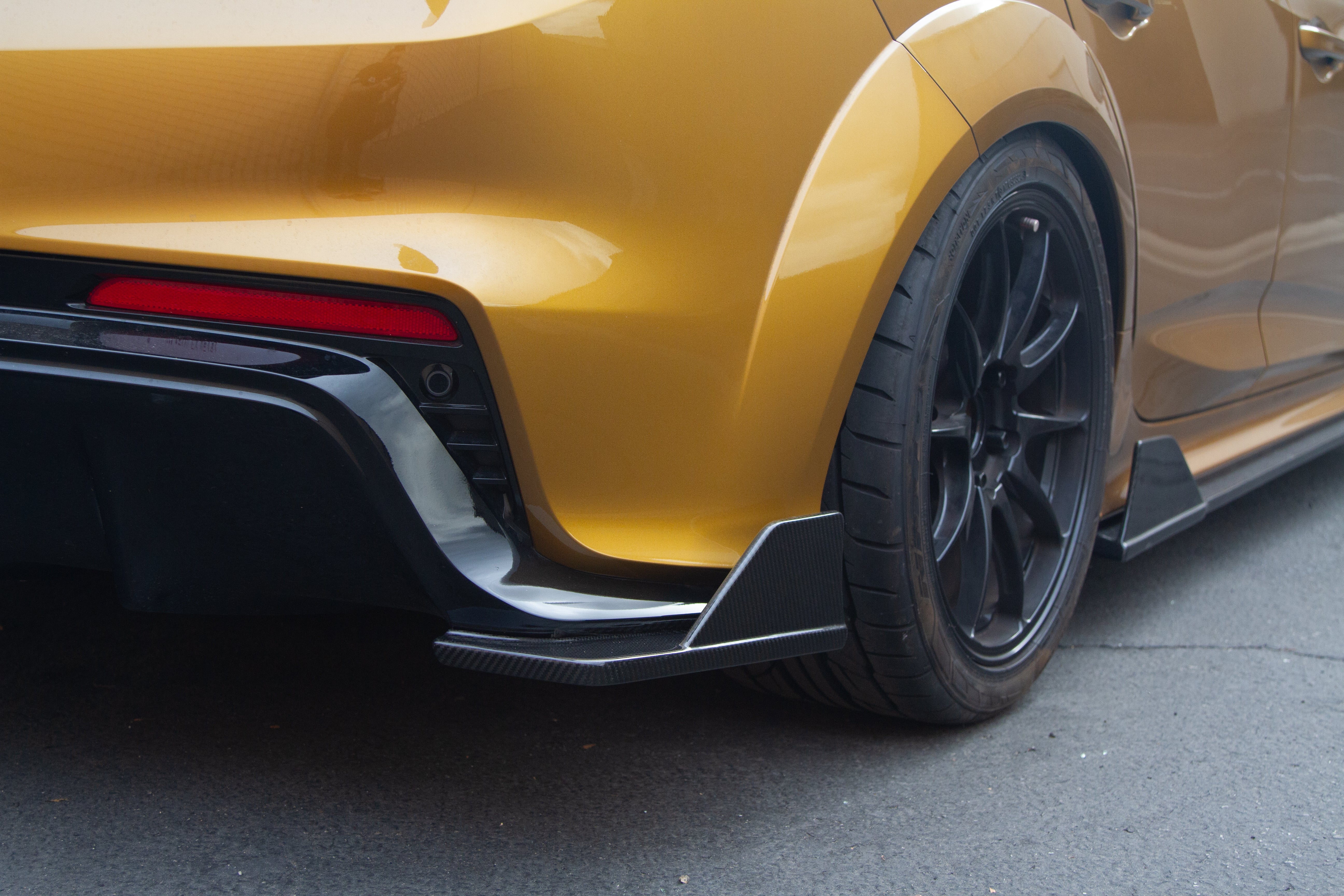 APR Carbon Fiber Rear Bumper Skirts (2024+ Acura DE5 Integra Type S)