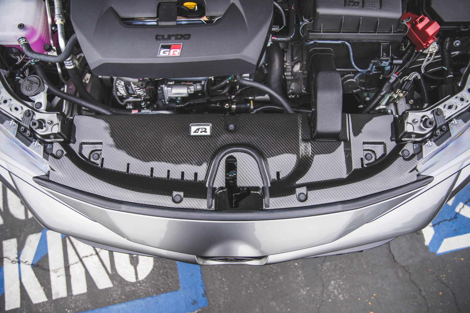 Placa de refrigeración de fibra de carbono APR (Toyota GR Corolla 2023+)