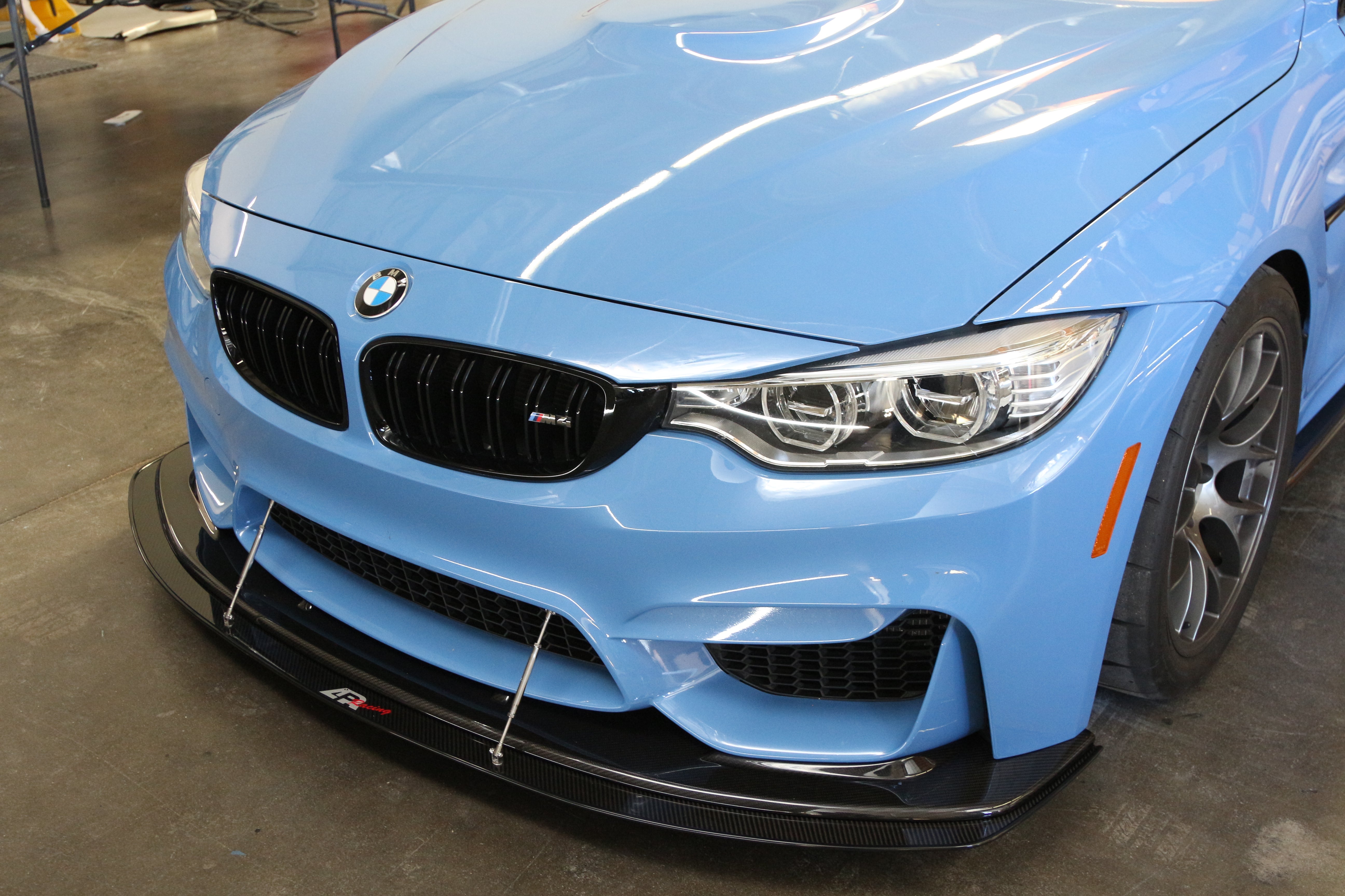Divisor de fibra de carbono APR para labio de alto rendimiento APR (BMW F80 M3/F82 M4)