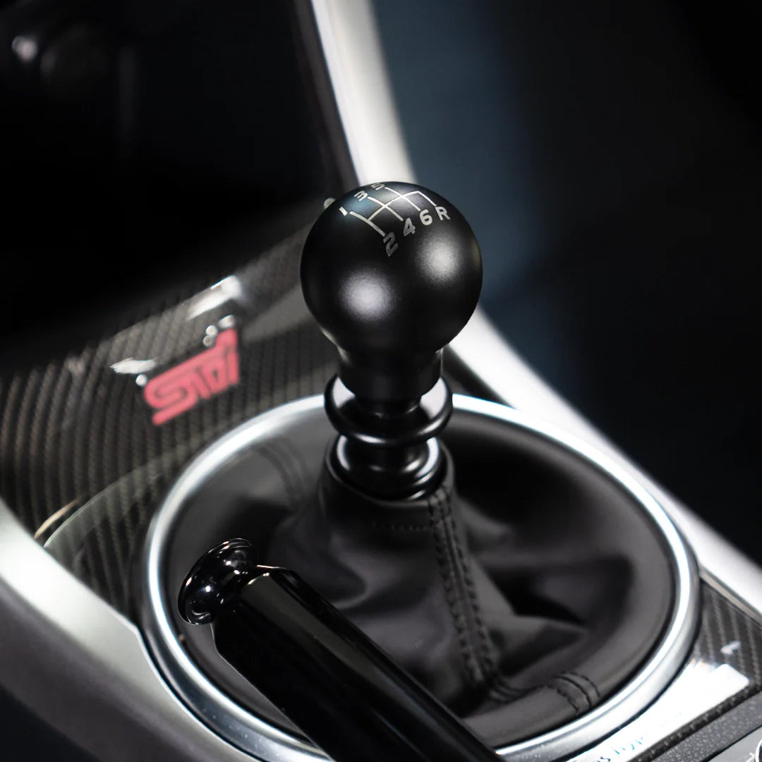 Perilla de cambio con peso Billetworkz - Grabado de velocidad de 6 velocidades - Subaru WRX 2015-2025