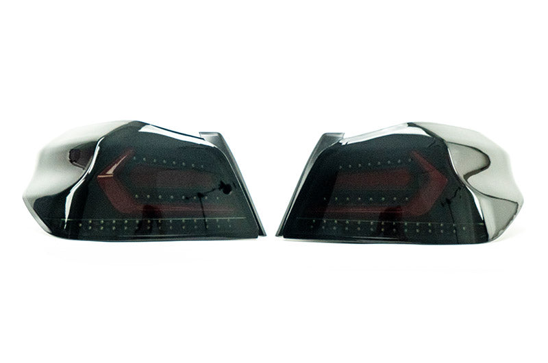 Luces traseras OLM Evolution (lente ahumada, base negra, barra roja) - WRX/STI 2015-2021