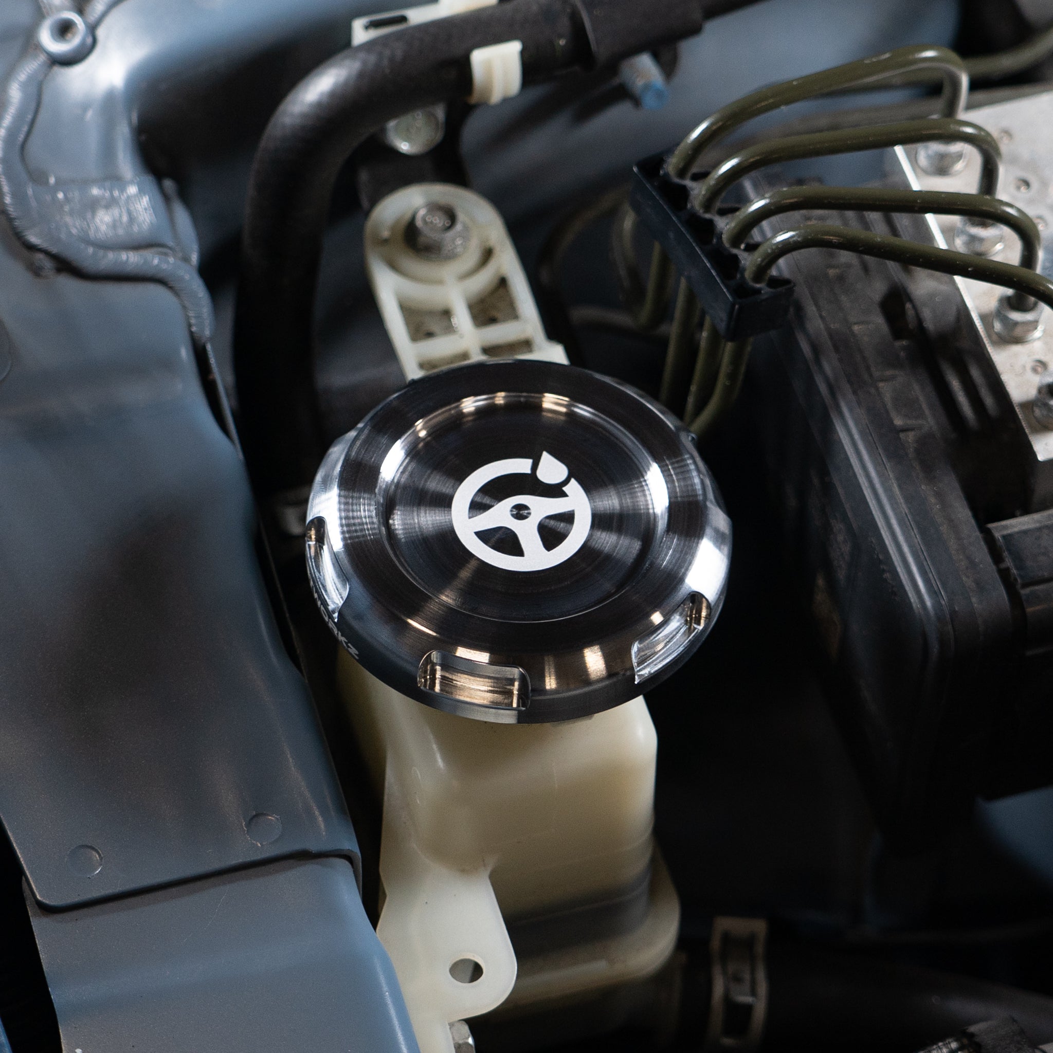 Tapas del compartimento del motor Billetworkz (Subaru Forester XT 2009-2013)
