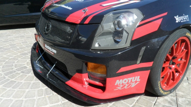 Divisor de viento delantero de fibra de carbono APR (Cadillac CTS-V Sedán 2004-2007)