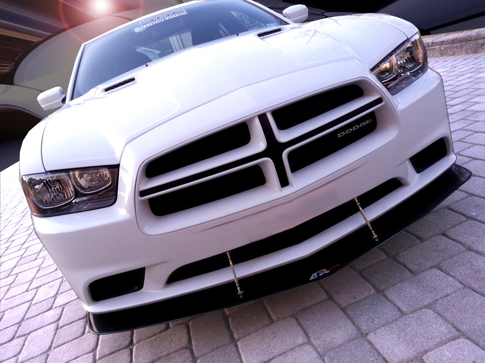 Divisor de viento delantero de fibra de carbono APR (Dodge Charger 2011-2014)