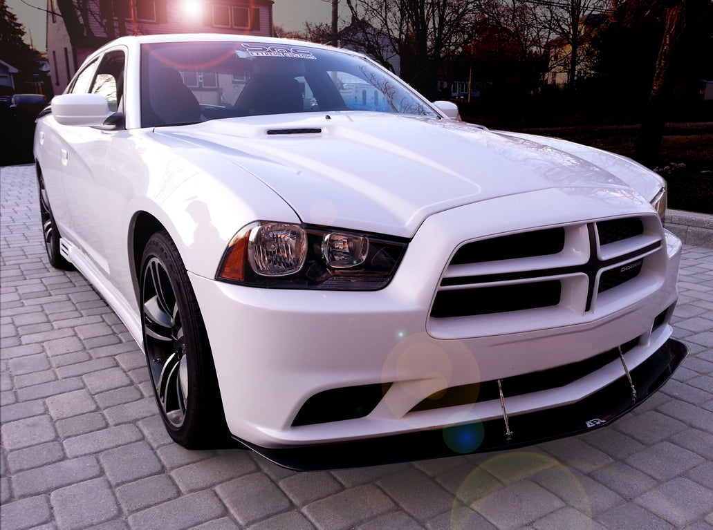 Divisor de viento delantero de fibra de carbono APR (Dodge Charger 2011-2014)