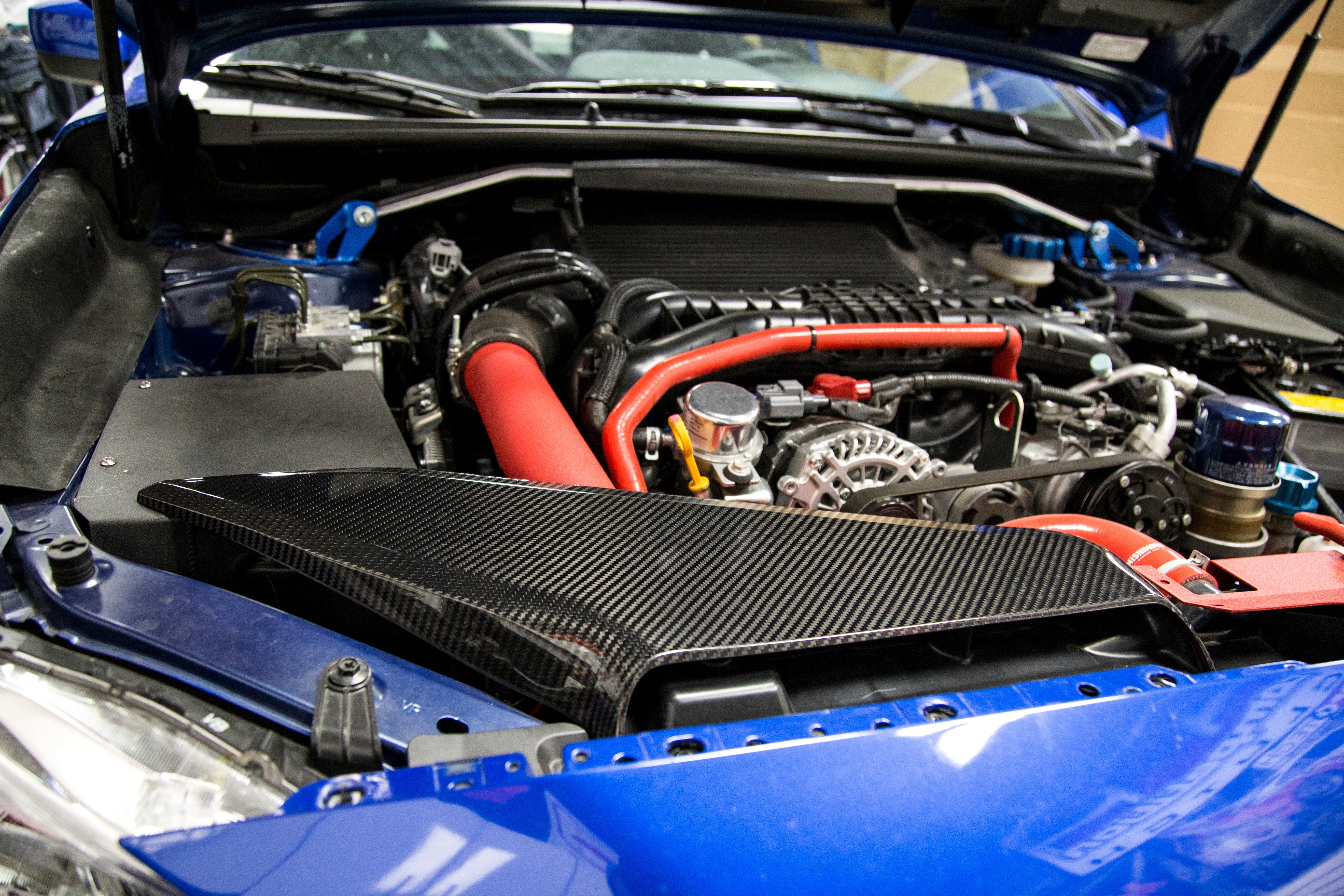Cubierta de conducto de admisión de fibra de carbono seca OLM LE - Subaru WRX 2015-2021
