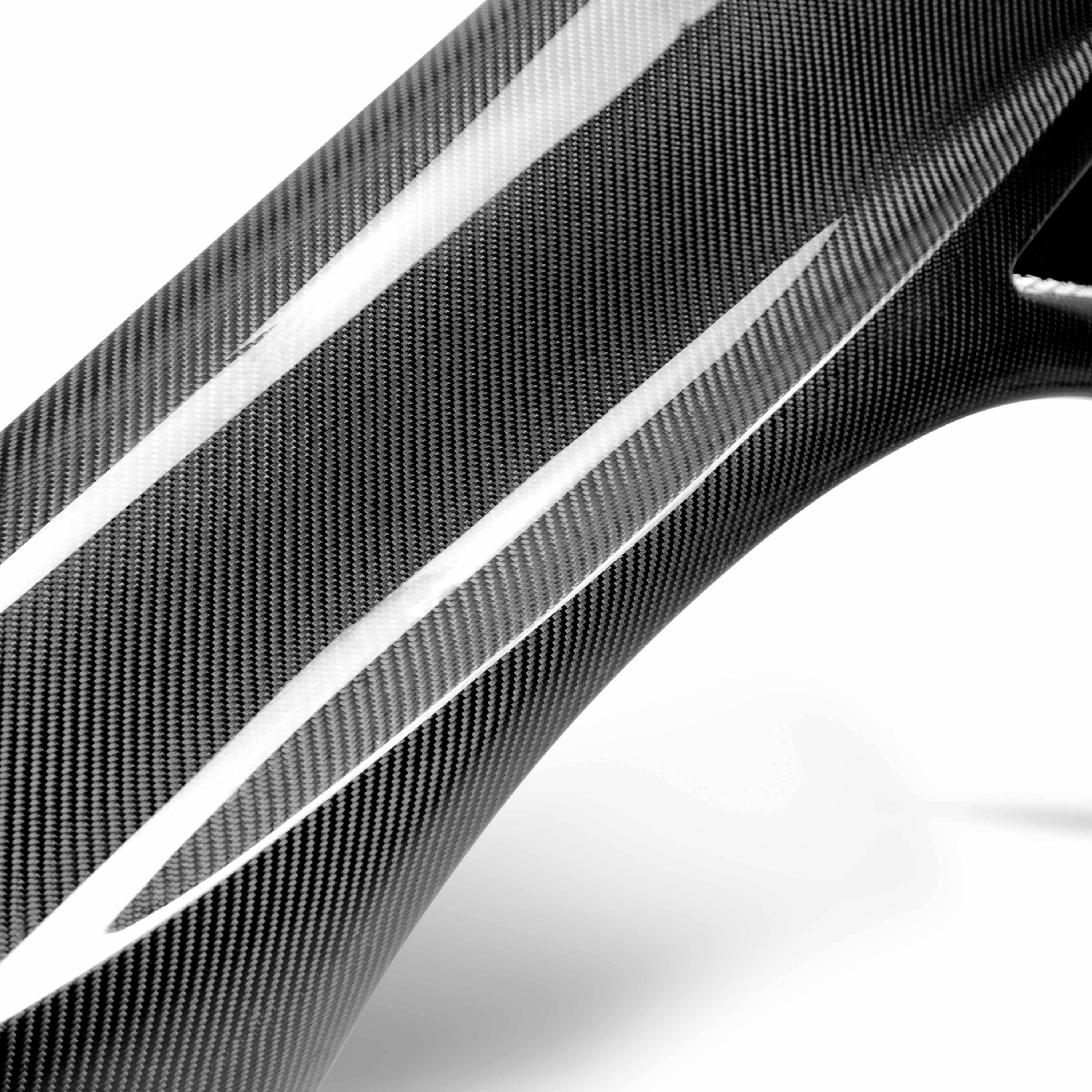 Guardabarros Seibon de fibra de carbono 10 mm más anchos (Subaru WRX/STi 2004-2005) (SEIFF0405SBIMP)