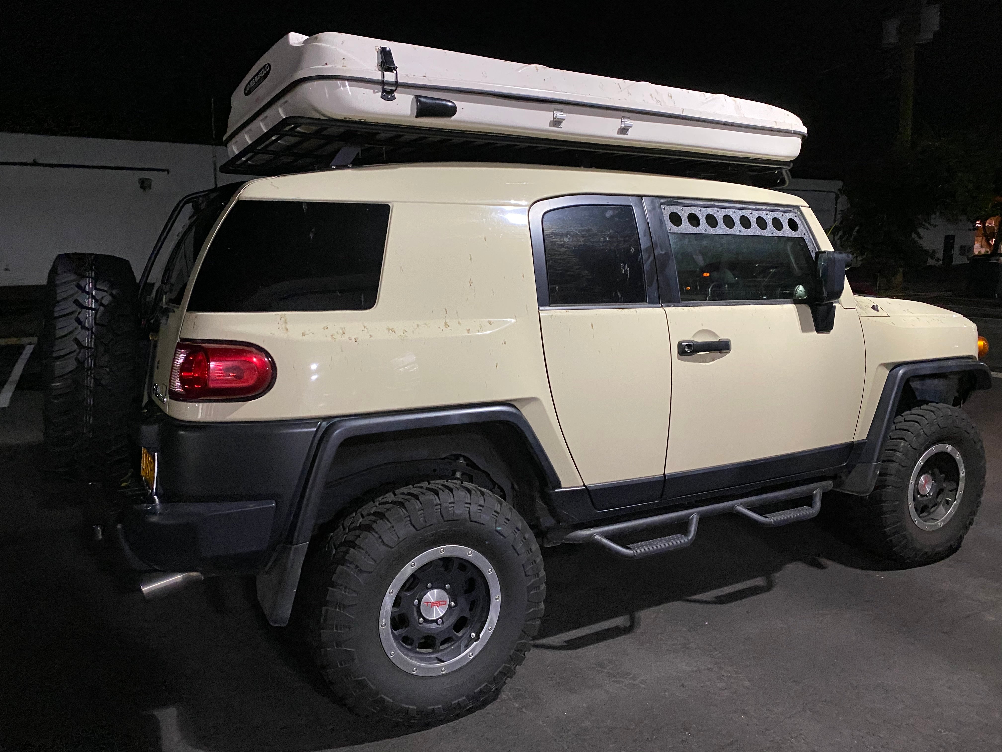Visual Autowerks FJ Cruiser Window Vents