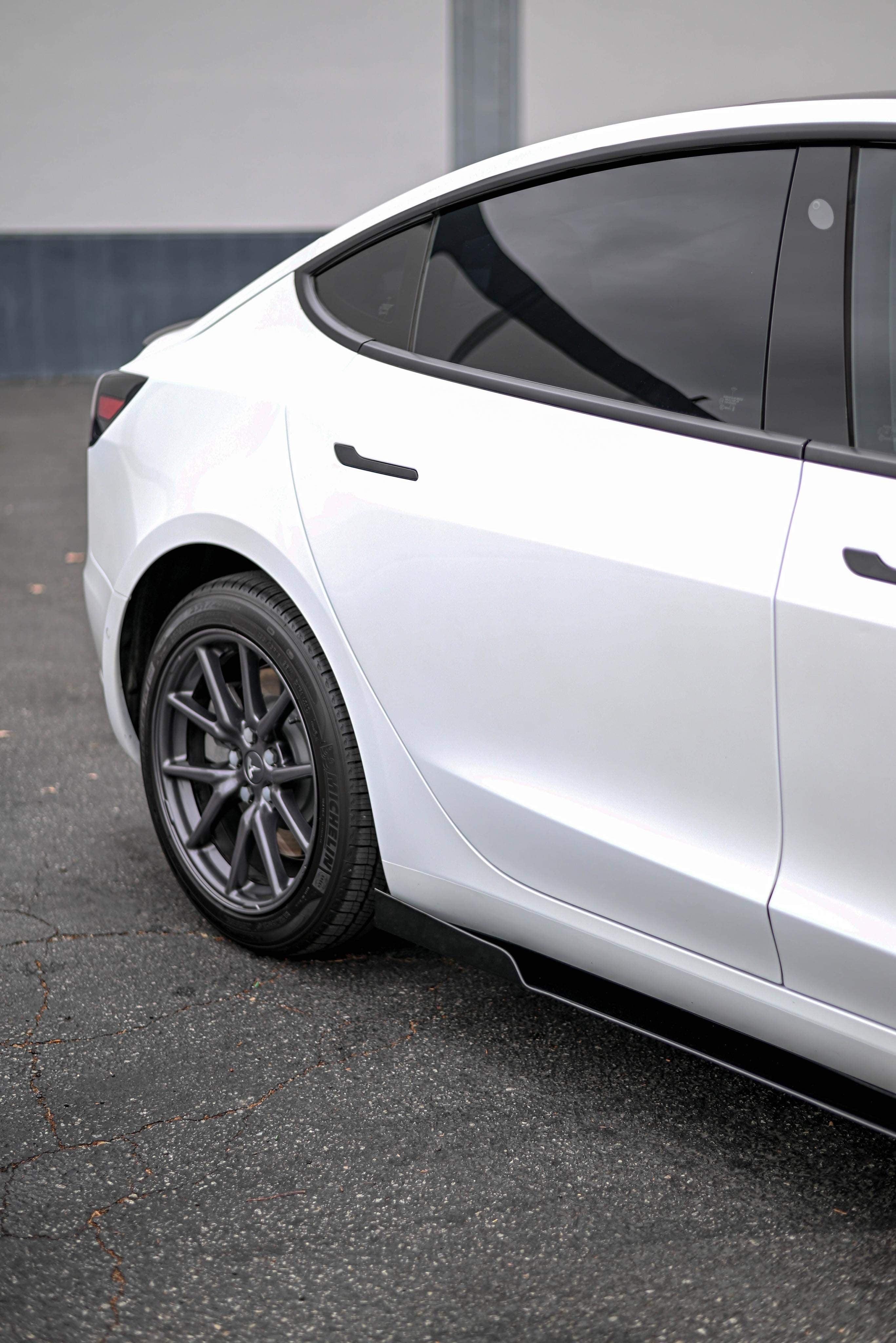 Extensiones de faldones laterales Aeroflow Dynamics V6 (Tesla Model 3 2018-2024)