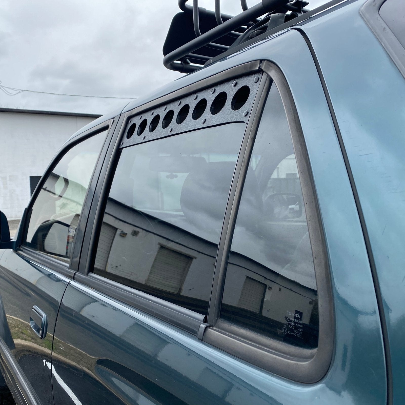 Visual Autowerks 4Runner 3rd Gen Side Window Vents - 1