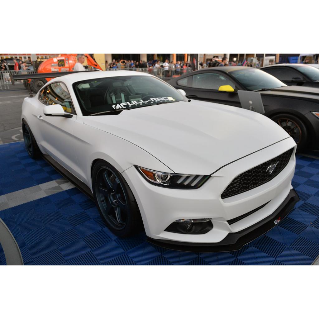 Divisor de viento delantero de fibra de carbono APR (Ford Mustang S550 2015-2017)