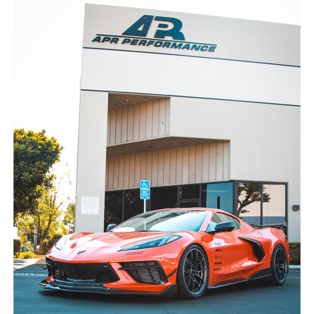 Canards de parachoques delantero de fibra de carbono APR (2020+ Chevrolet Corvette C8)