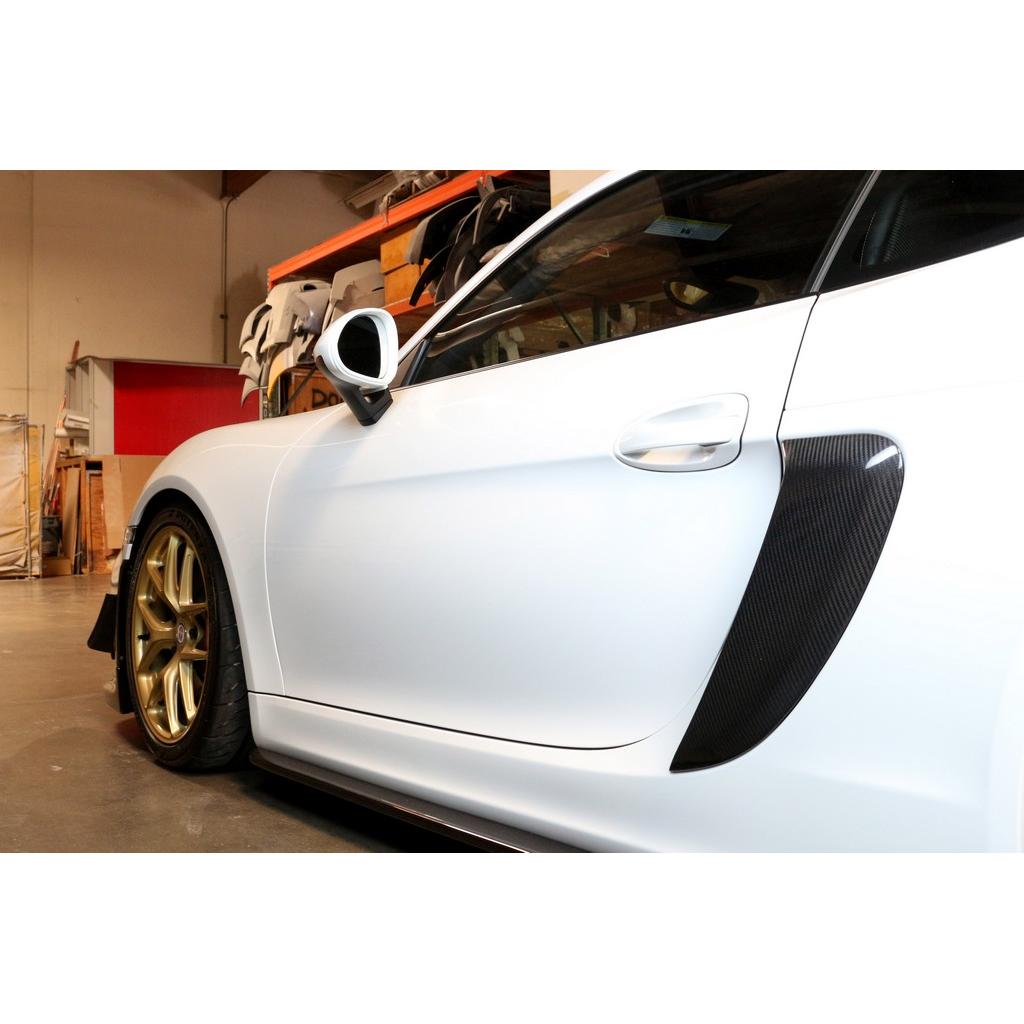Cápsula lateral de fibra de carbono APR (Porsche 981 Cayman GT4 2015-2016)