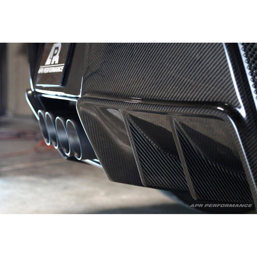 Difusor trasero de fibra de carbono APR versión 2 (Chevrolet Corvette C7 Stingray/Z06 2014-2019)