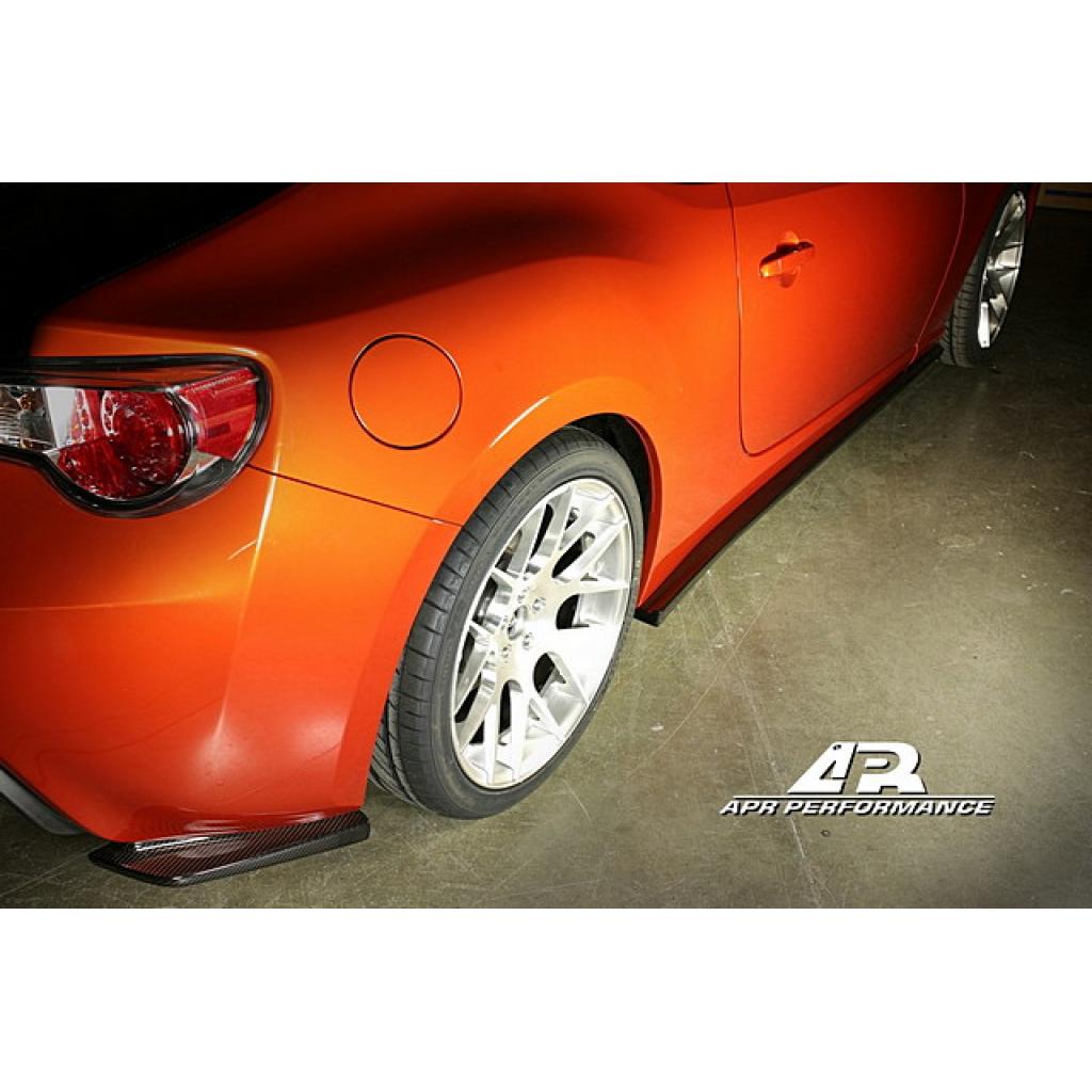 Extensiones de balancines laterales/faldones laterales de fibra de carbono APR (FR-S/BRZ/GT-86 2013-2021)