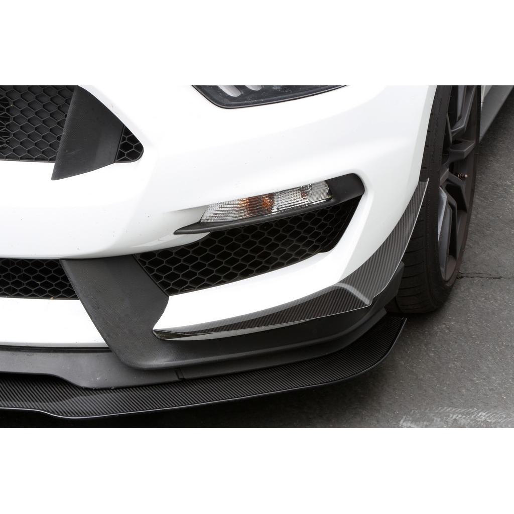 Canards de parachoques delantero de fibra de carbono APR (Ford Mustang Shelby GT350 2016-2020)