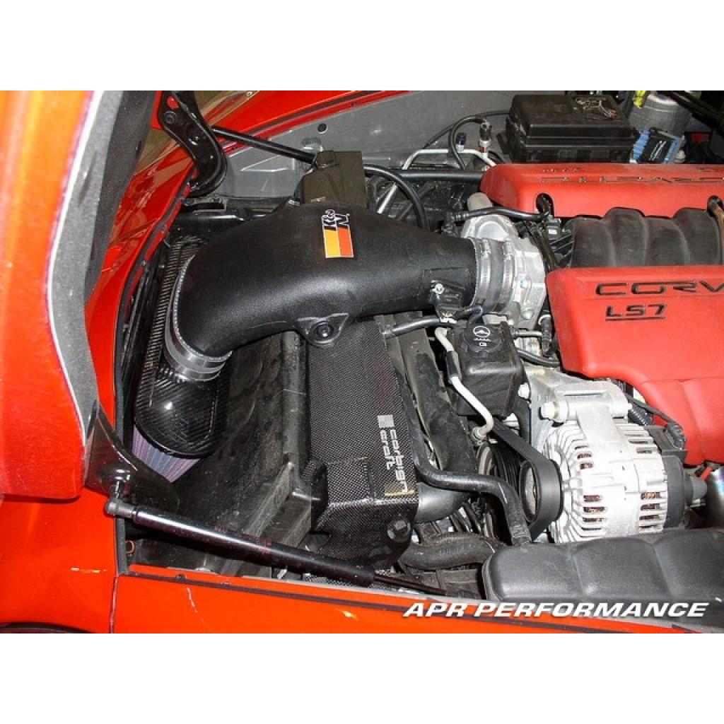 Cubierta de soporte de radiador de fibra de carbono APR (Chevrolet Corvette C6 / C6 Z06 2005-2013)