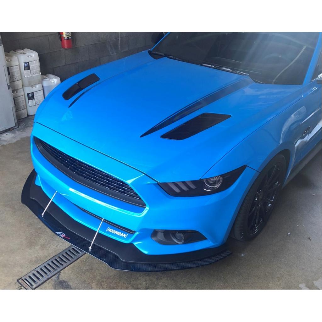 Divisor de viento delantero de fibra de carbono APR (Ford Mustang S550 2015-2017)