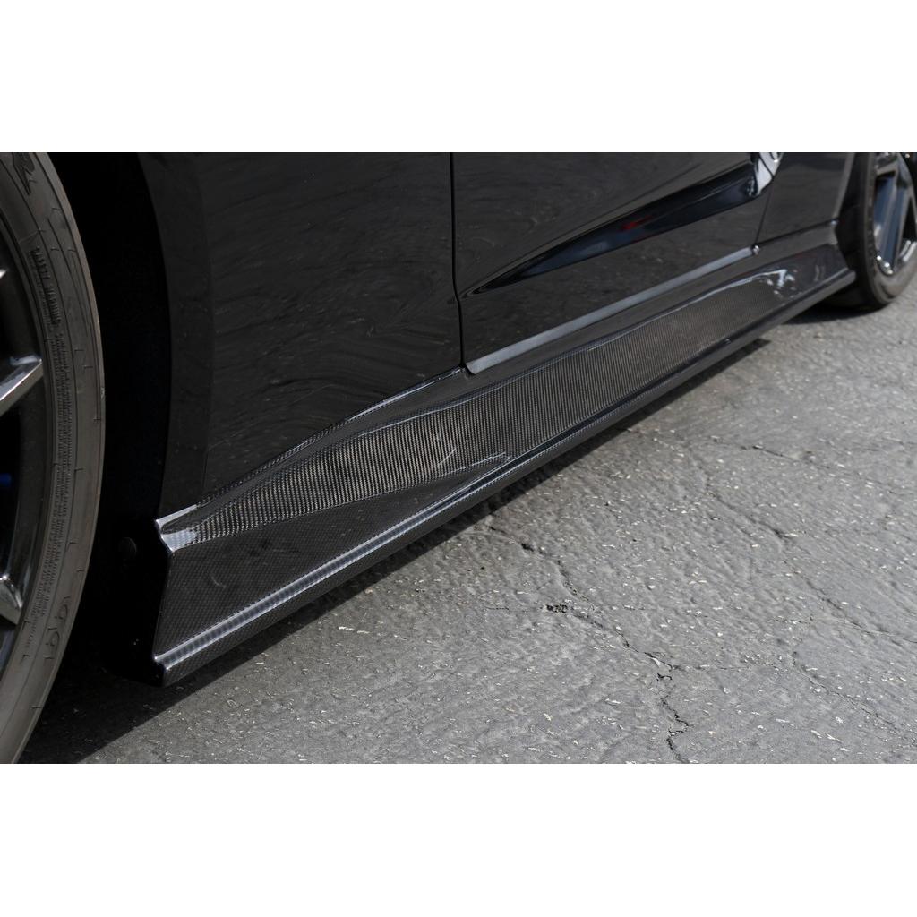 APR Carbon Fiber Side Rocker Extensions/ Side Skirt (2017-2022 Nissan GTR R35)