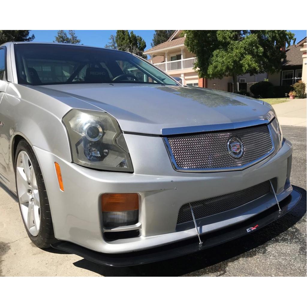 Divisor de viento delantero de fibra de carbono APR (Cadillac CTS-V Sedán 2004-2007)