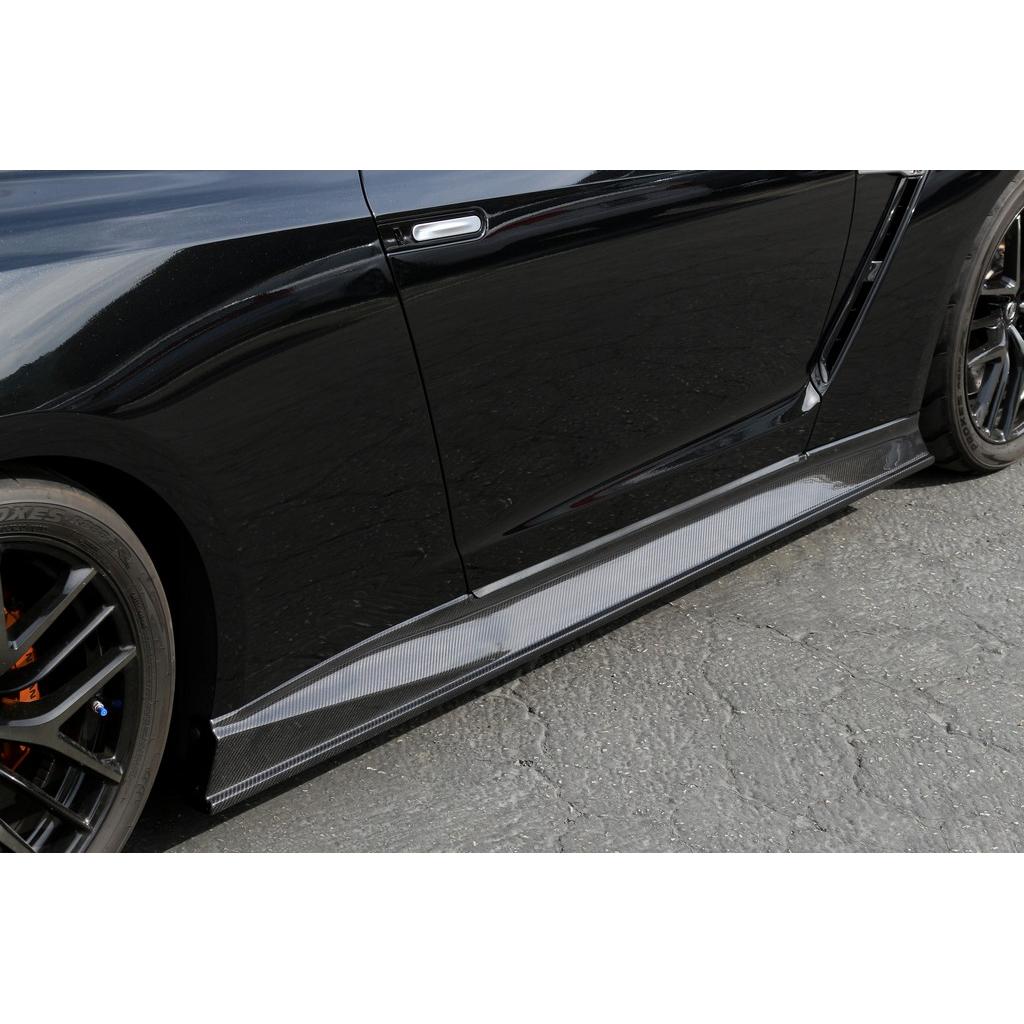 APR Carbon Fiber Side Rocker Extensions/ Side Skirt (2017-2022 Nissan GTR R35)